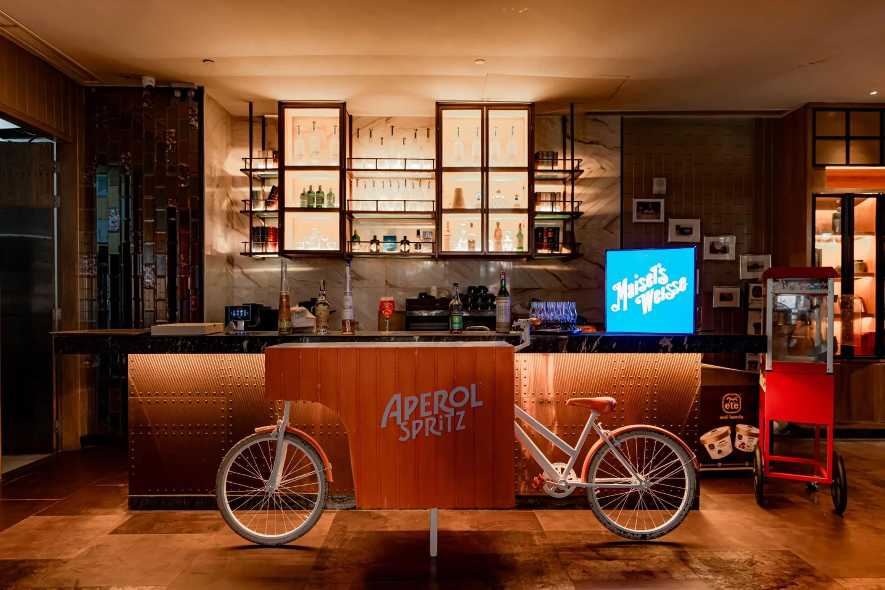 Restaurant/places to eat in Hotel Indigo Phuket Patong by IHG