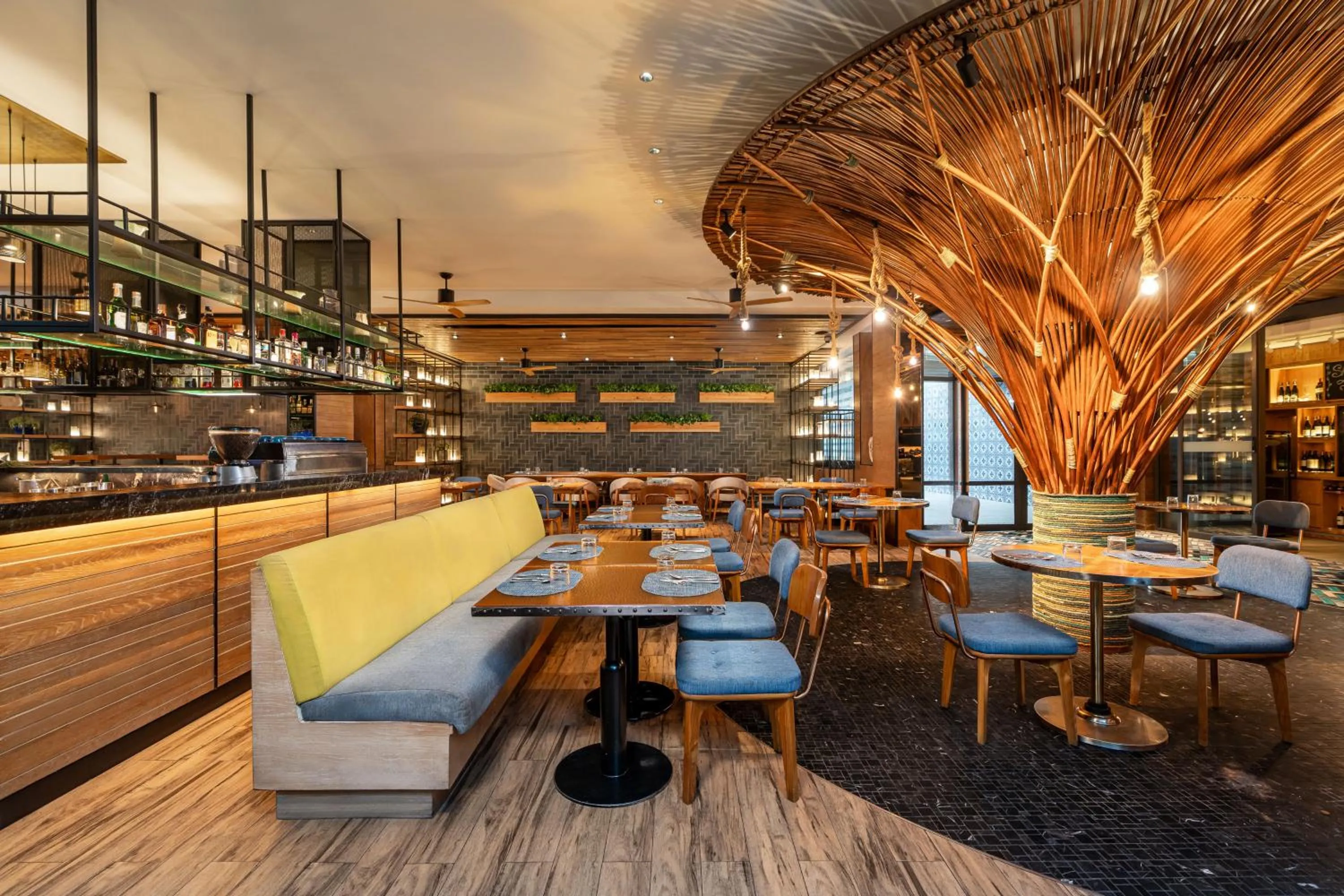 Restaurant/places to eat in Hotel Indigo Phuket Patong by IHG