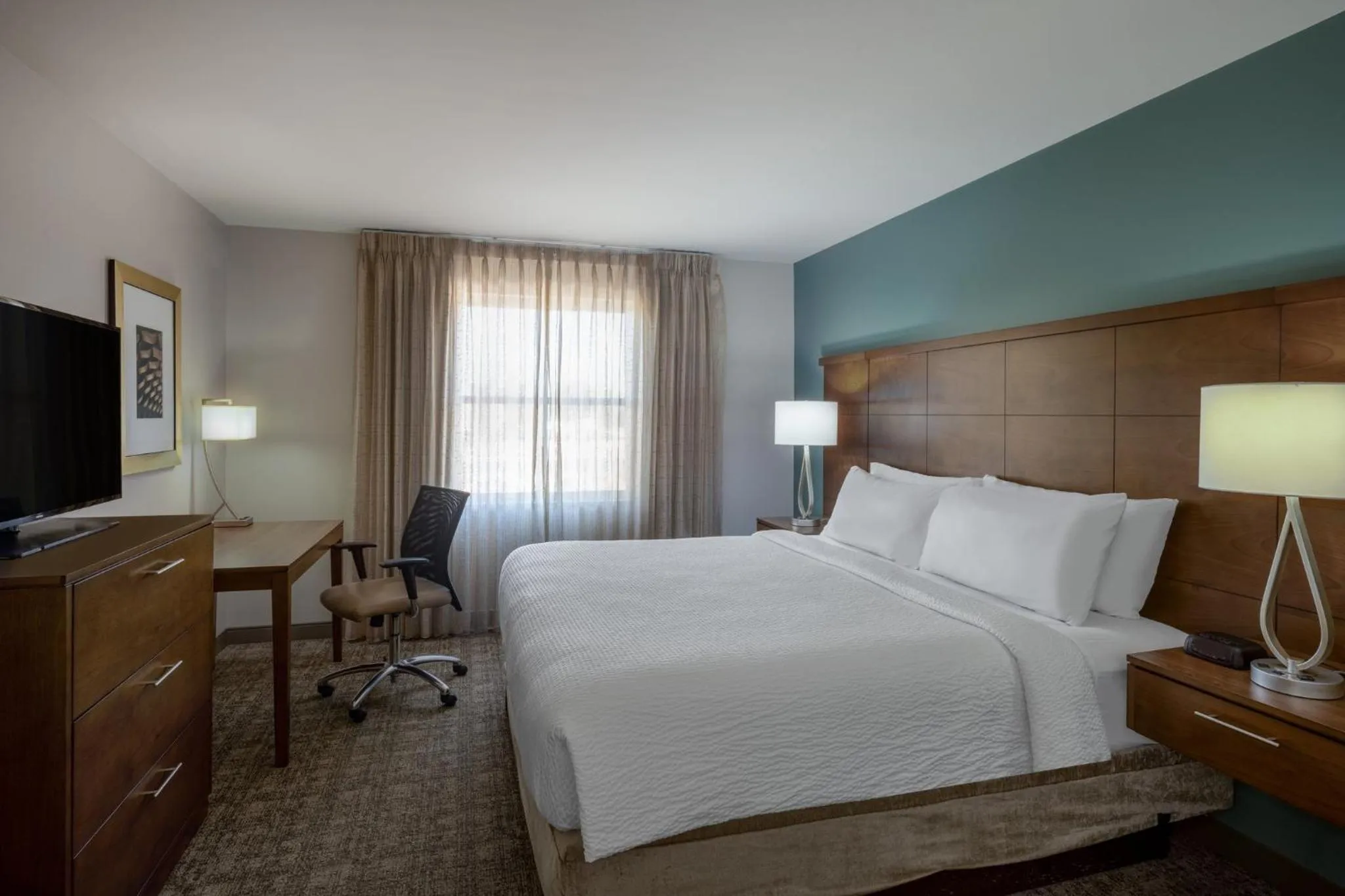 Photo of the whole room, Bed in Staybridge Suites - Gilbert - East Mesa by IHG