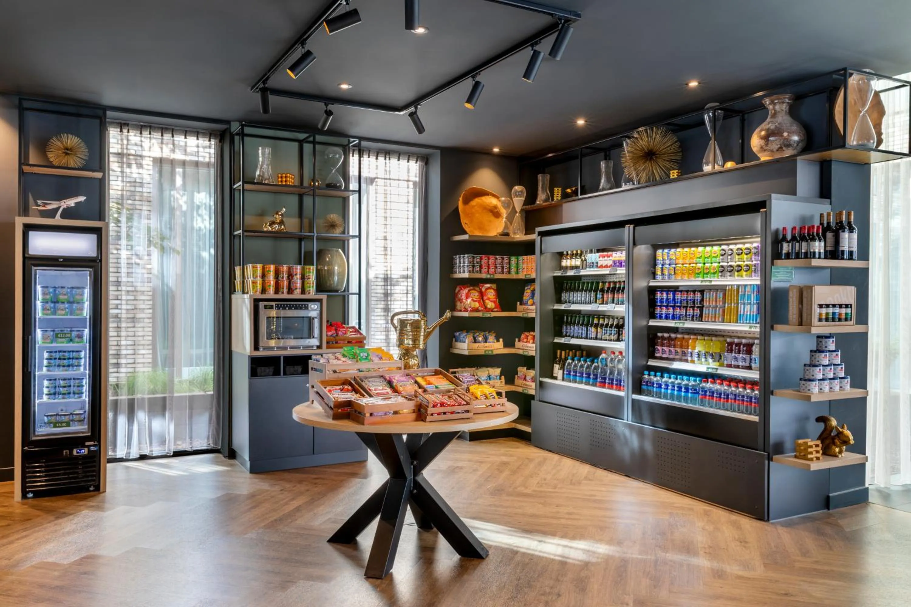 Supermarket/grocery shop in Renaissance Amsterdam Schiphol Airport Hotel