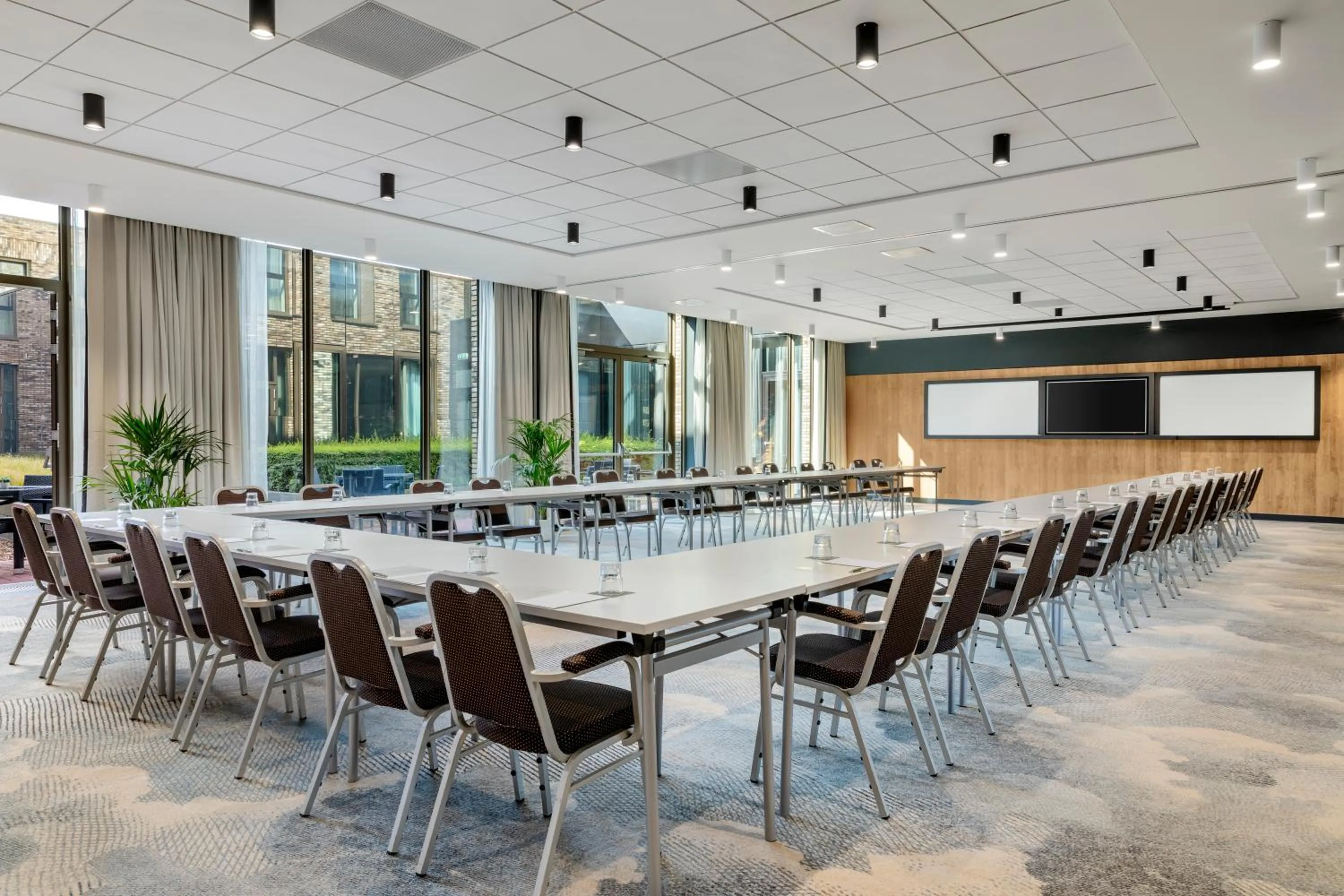 Meeting/conference room in Renaissance Amsterdam Schiphol Airport Hotel
