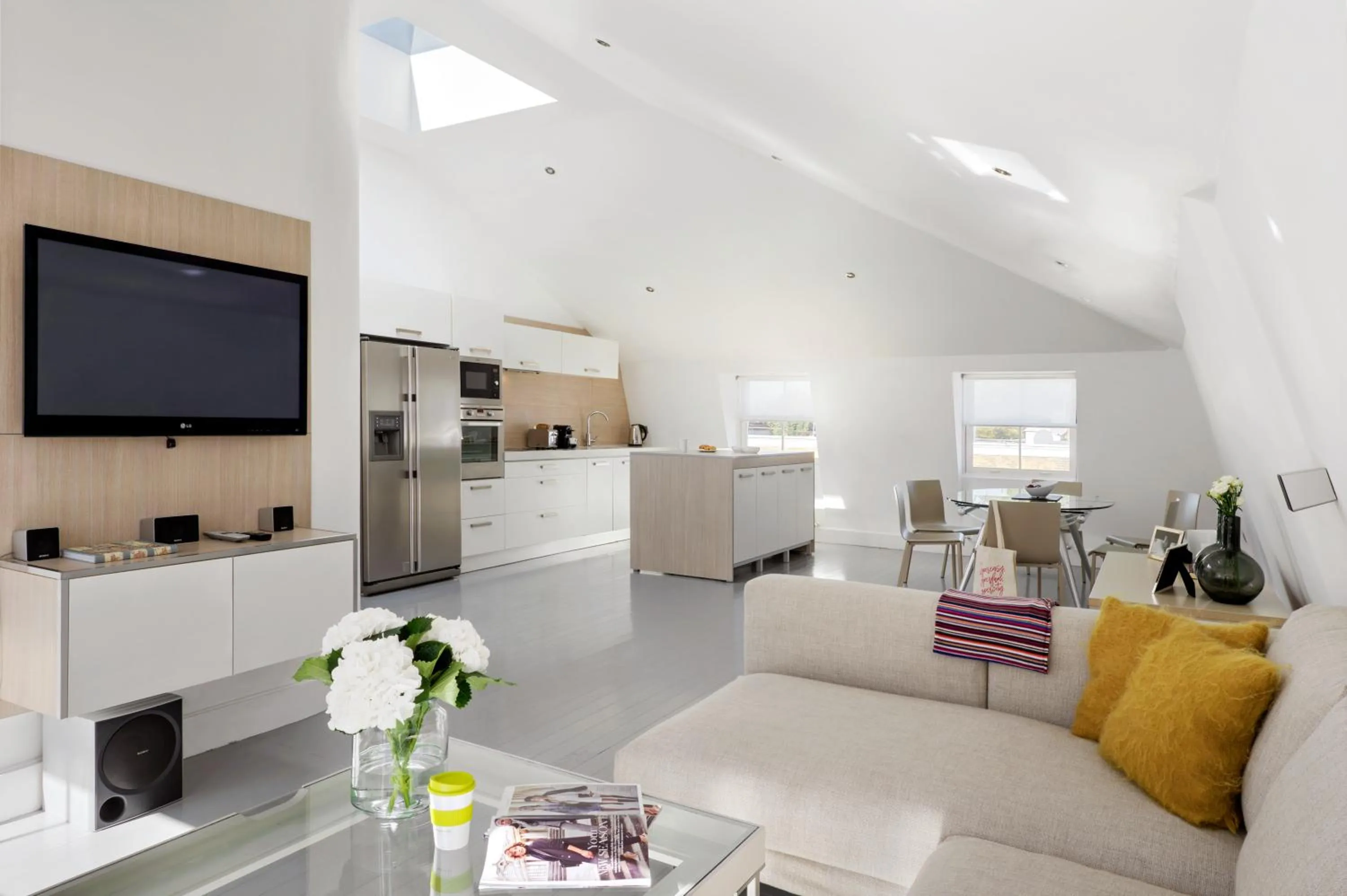 Living room in Nevern Place by Supercity Aparthotels