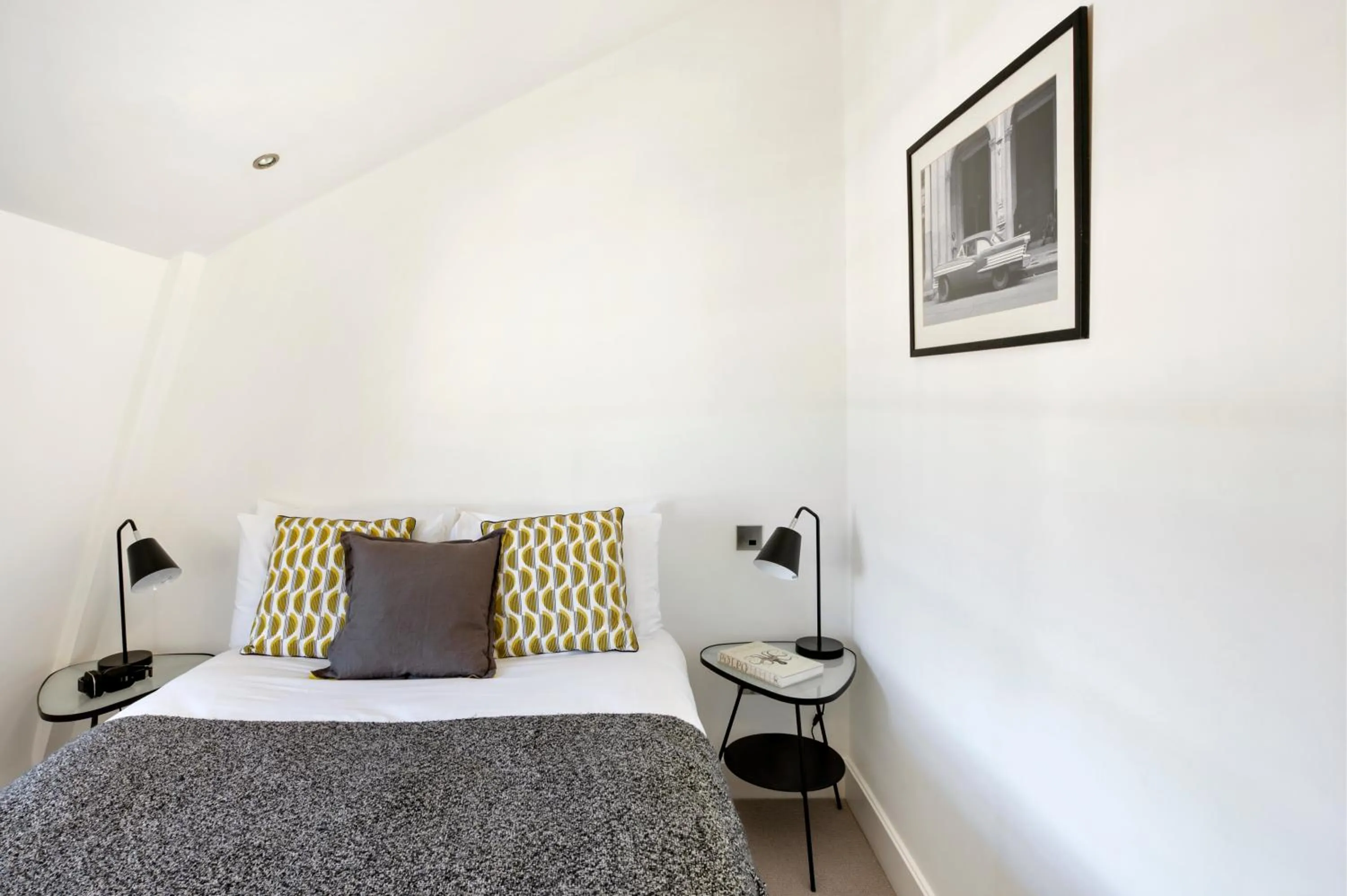 Bed in Nevern Place by Supercity Aparthotels