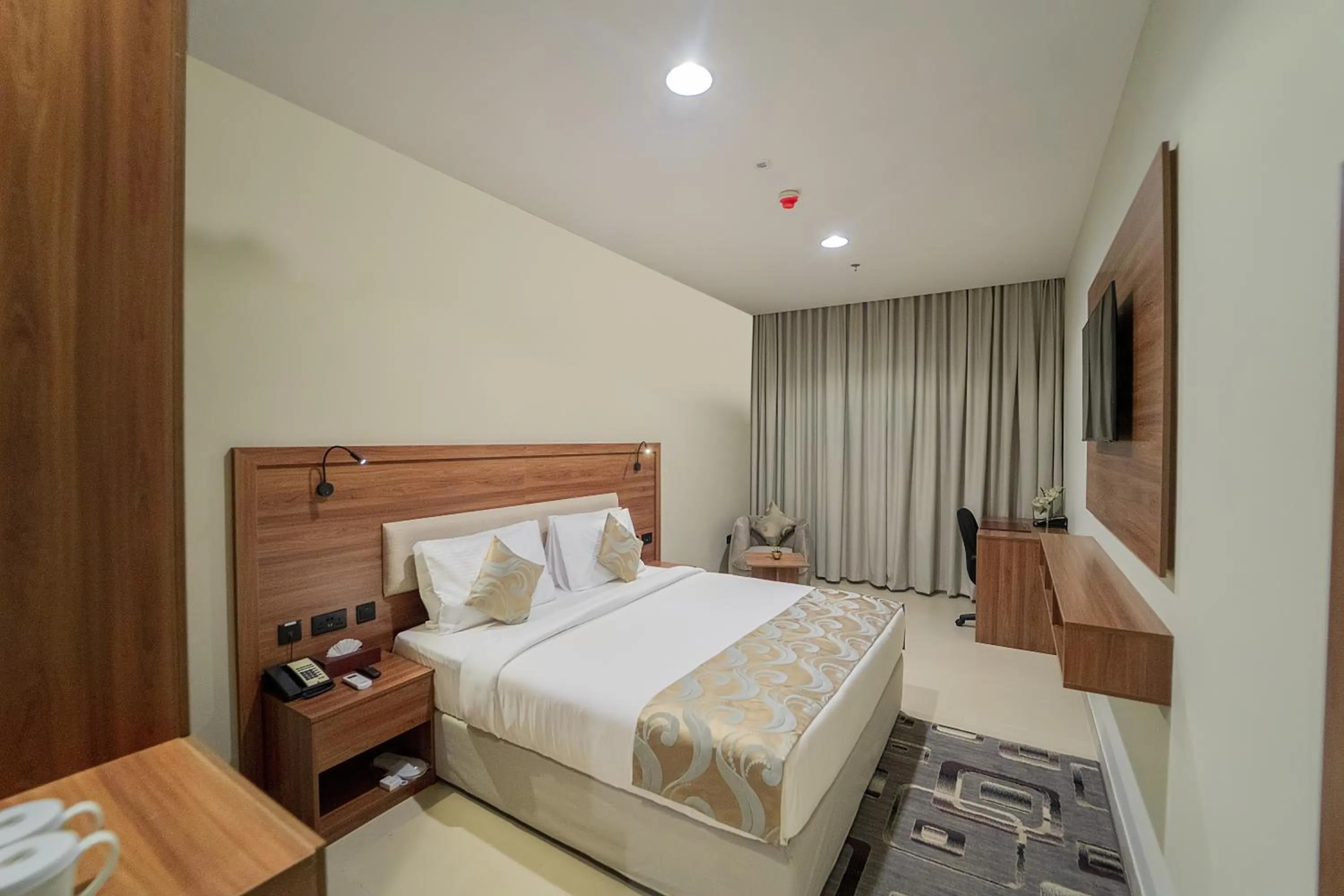 Bed in Western Hotel - Ghayathi