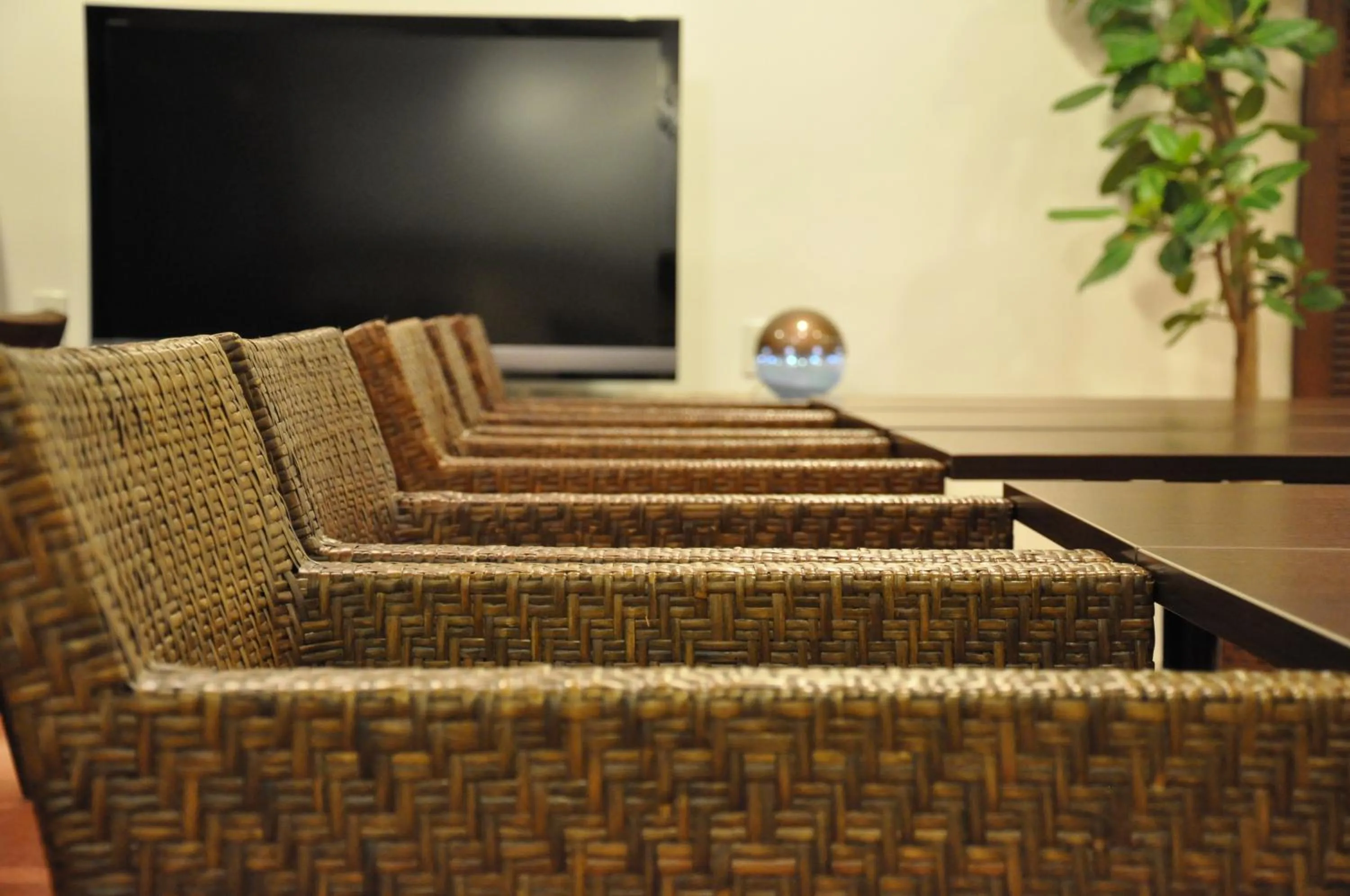 Communal lounge/ TV room in Hotel Noah