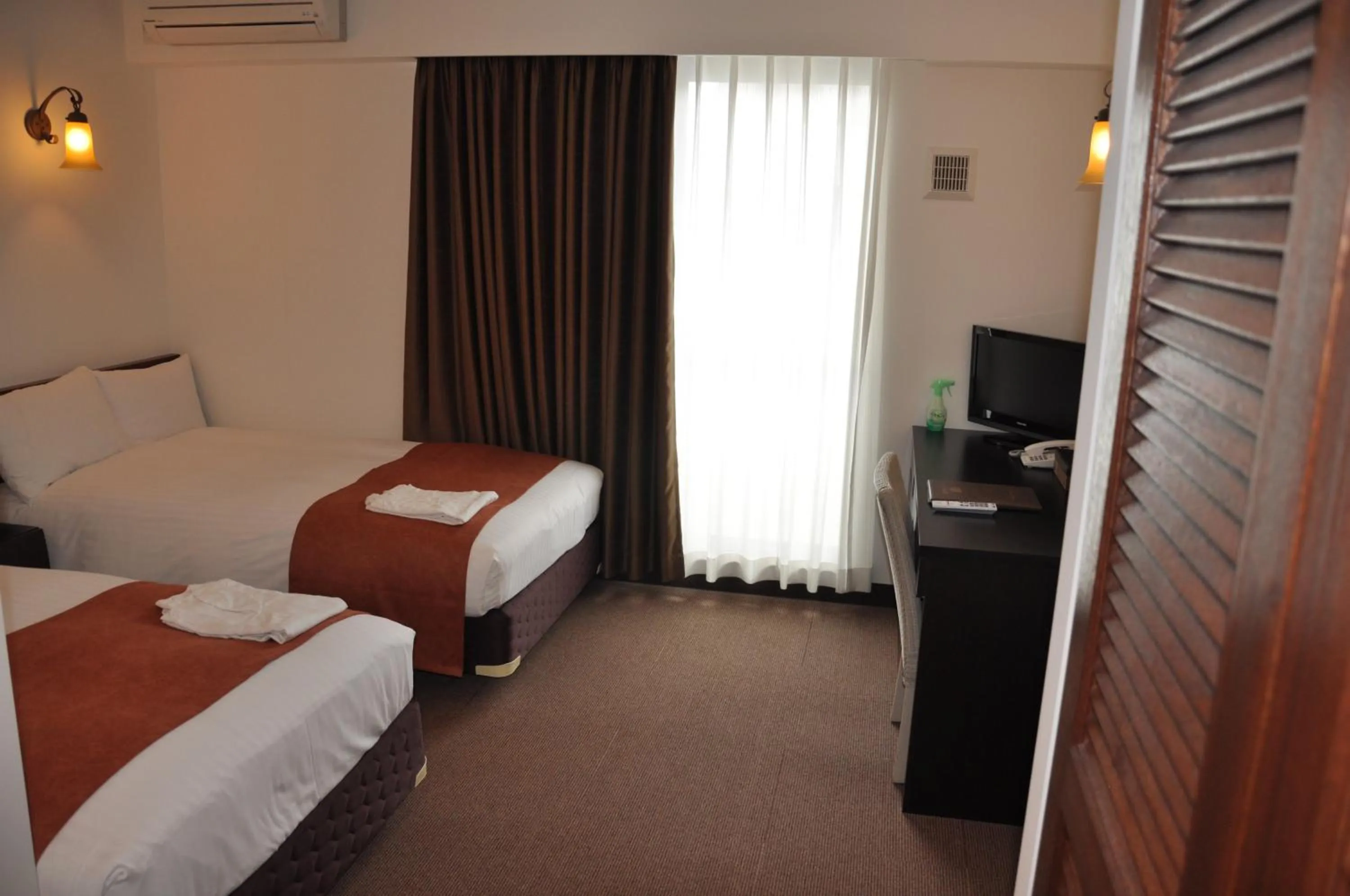 Photo of the whole room, Bed in Hotel Noah