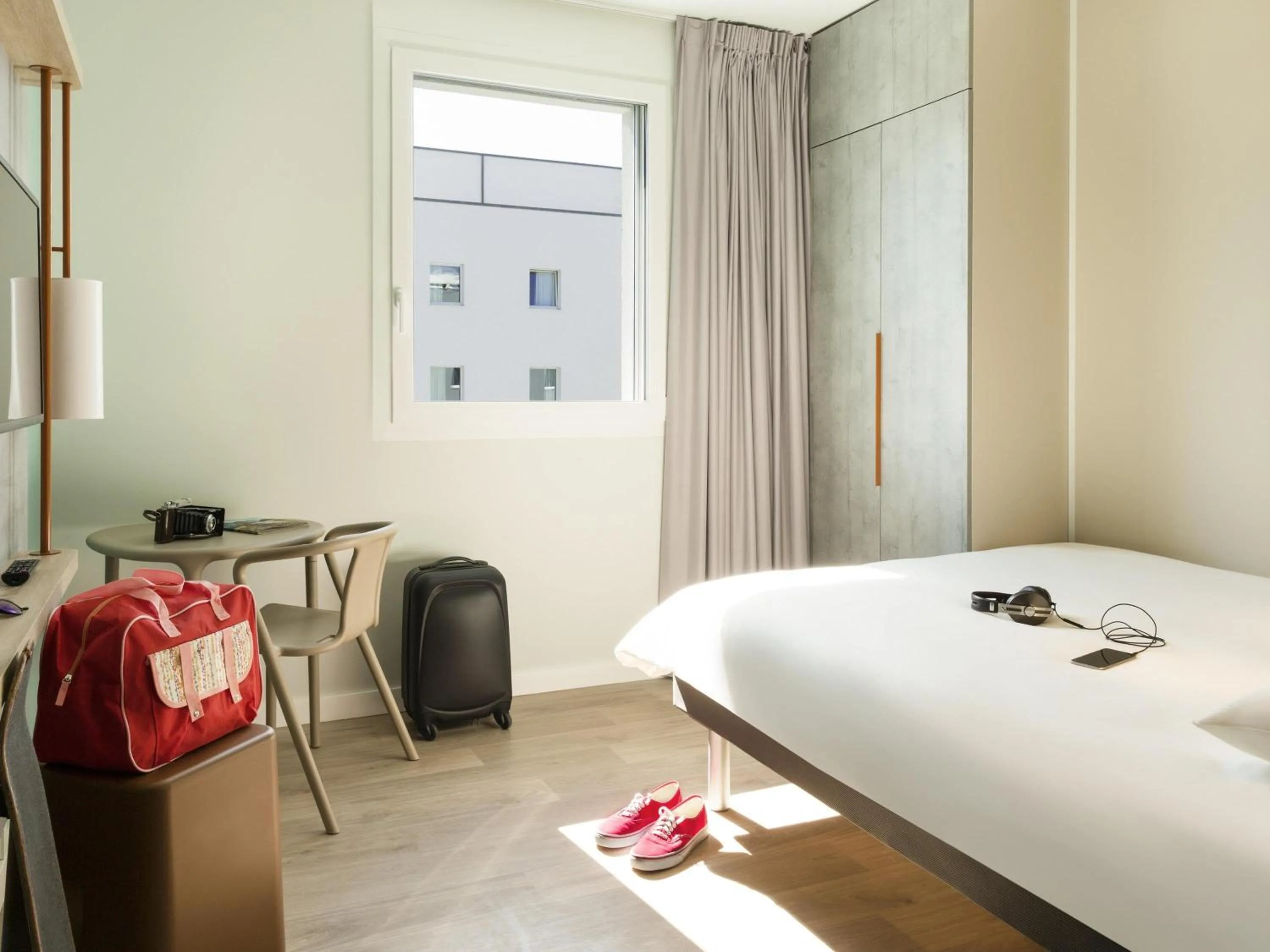 Bedroom, Bed in ibis budget Fribourg