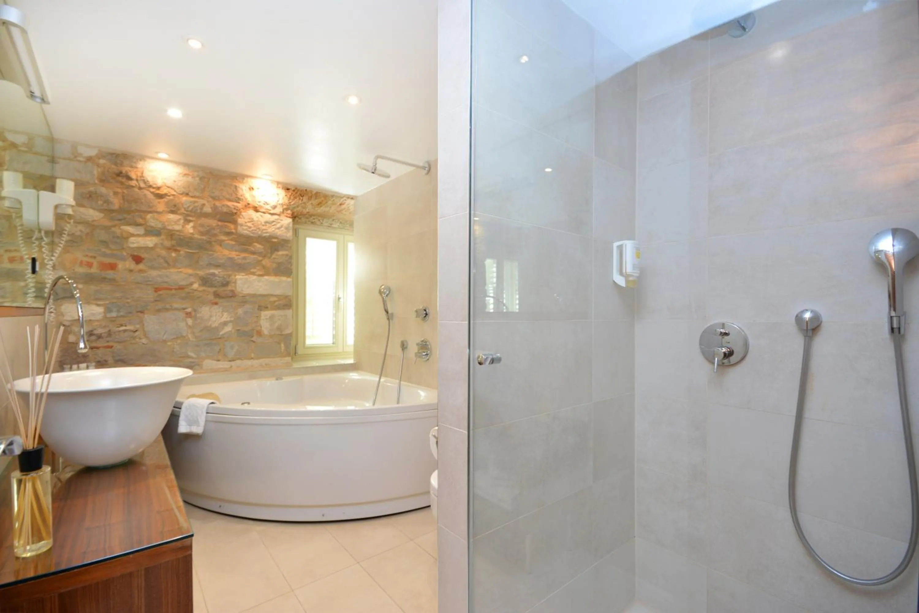 Bathroom in Jupiter Heritage Hotel