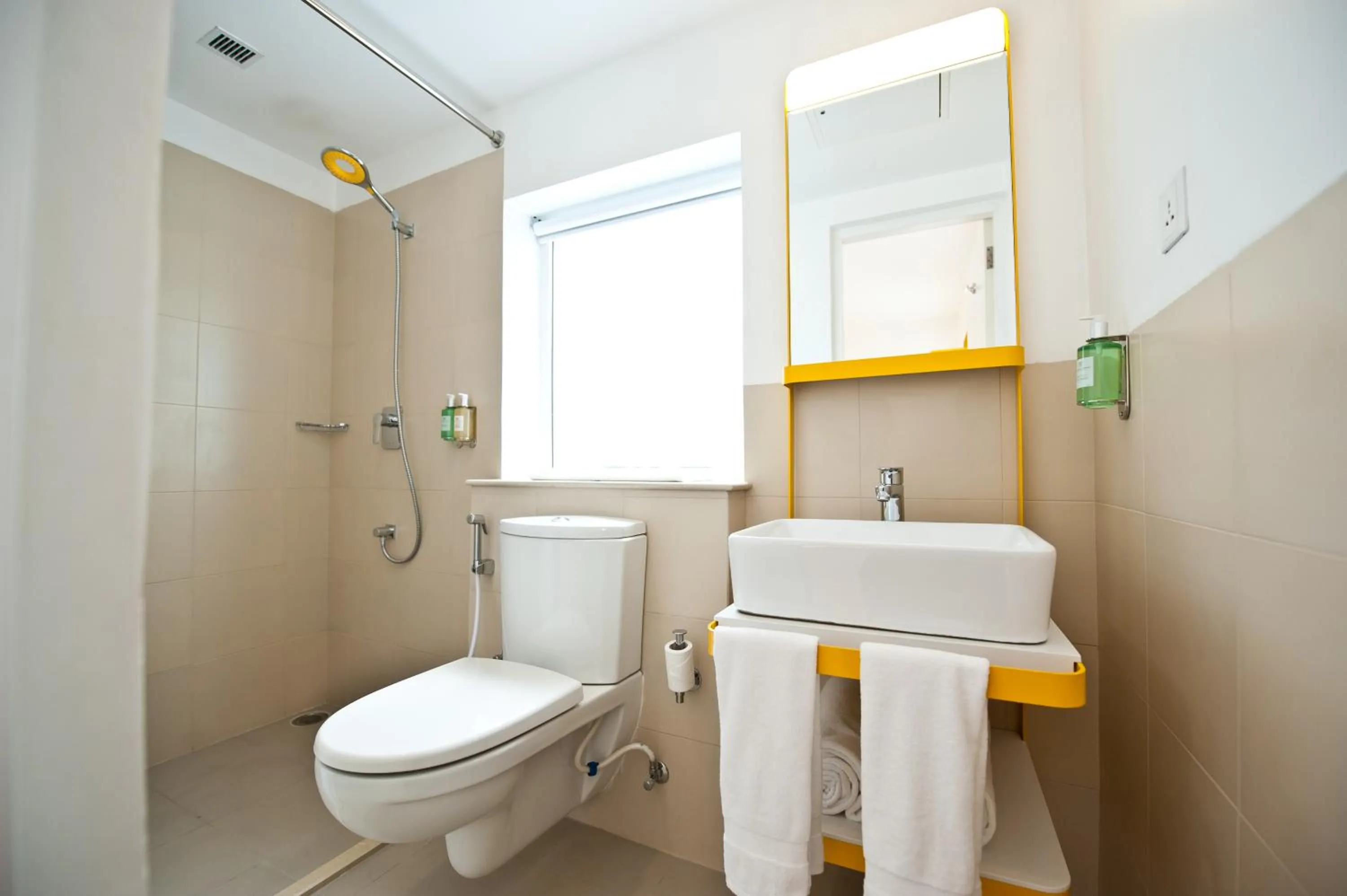 Bathroom in bloomrooms @ Janpath