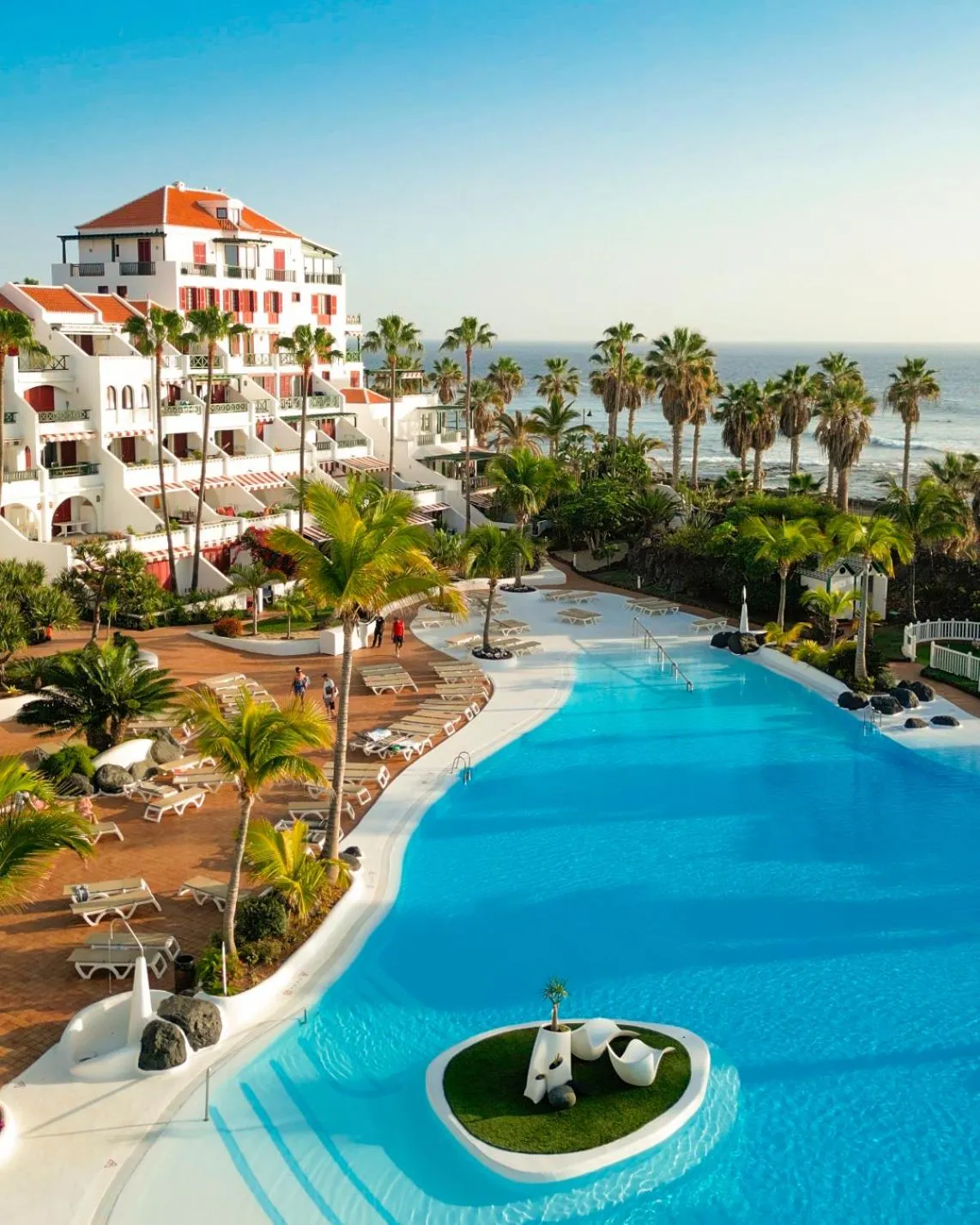 Property building in Parque Santiago IV Official