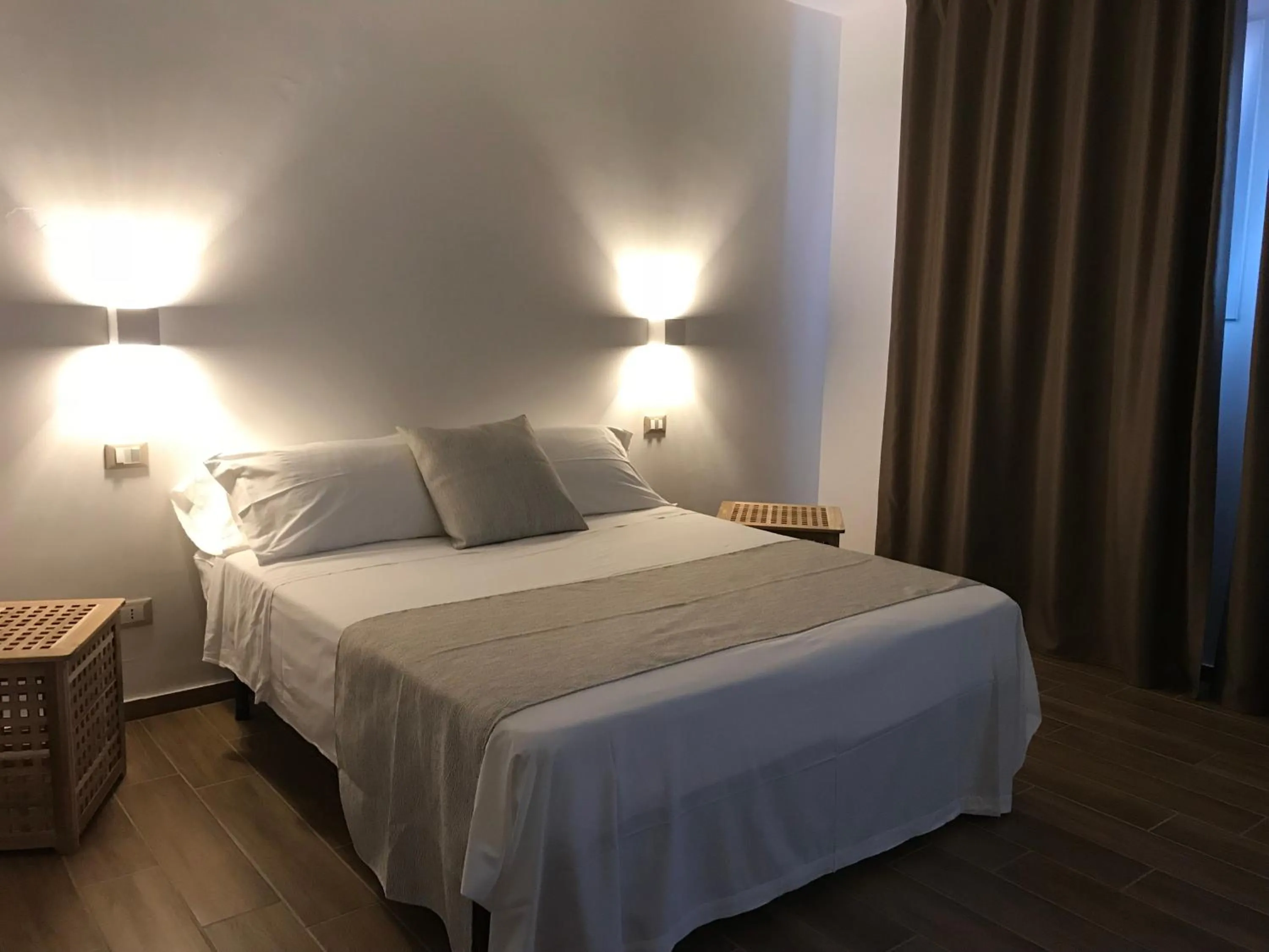 Bedroom, Bed in Hotel Cambogia