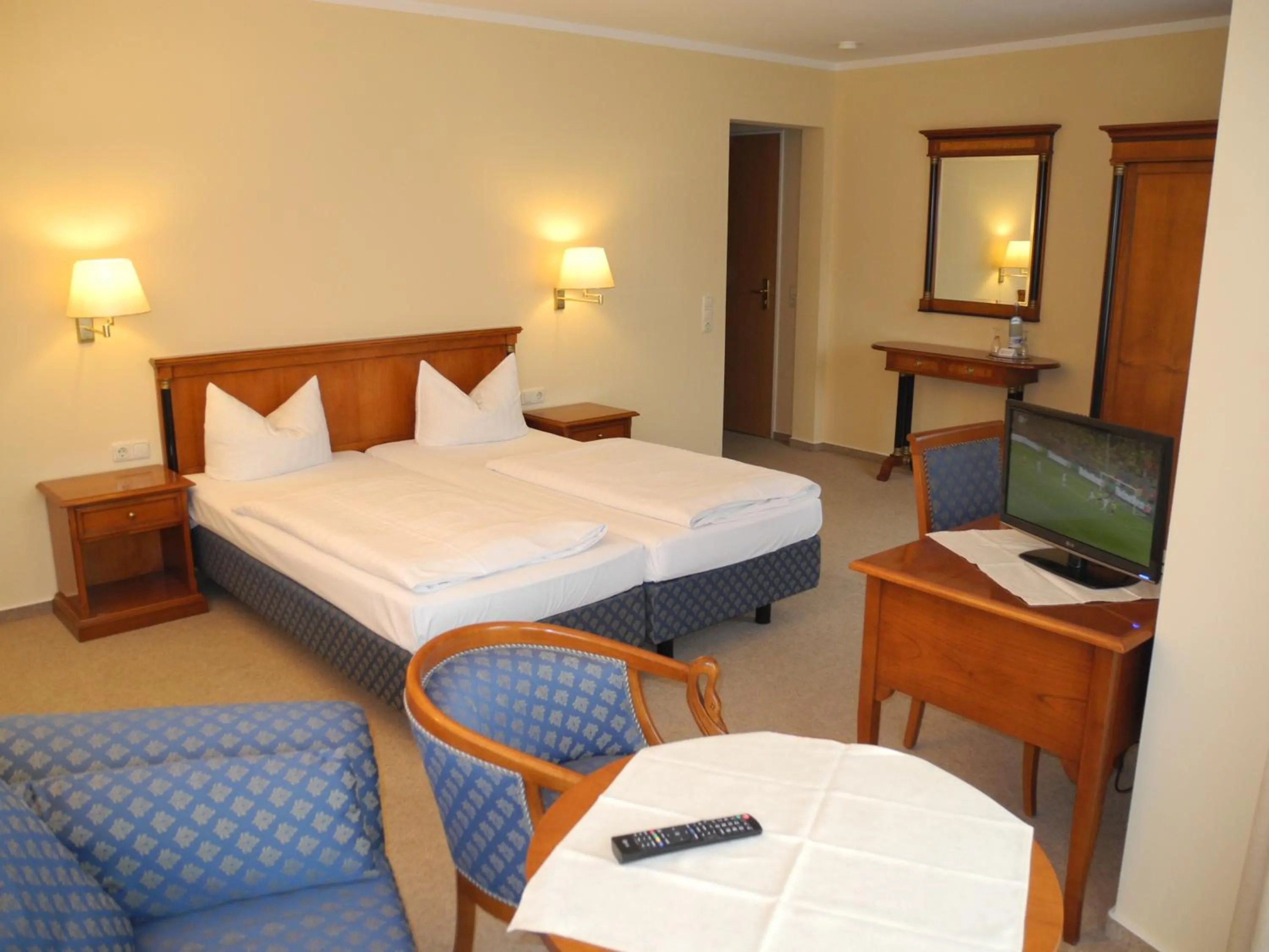 Photo of the whole room, Bed in Pension Kühne