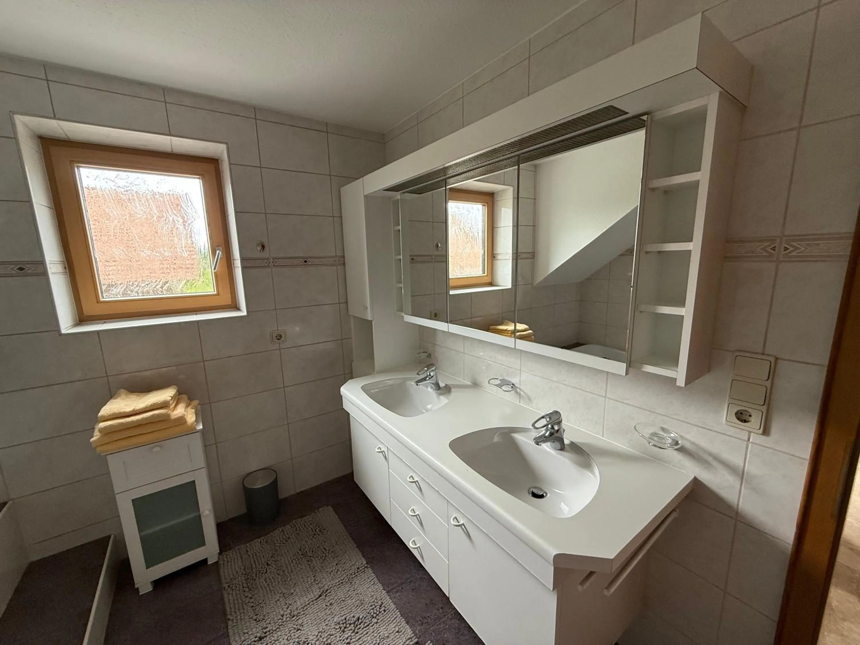 Bathroom in Gasthof Meindl - Self-Check-In mit 24h Telefon Support