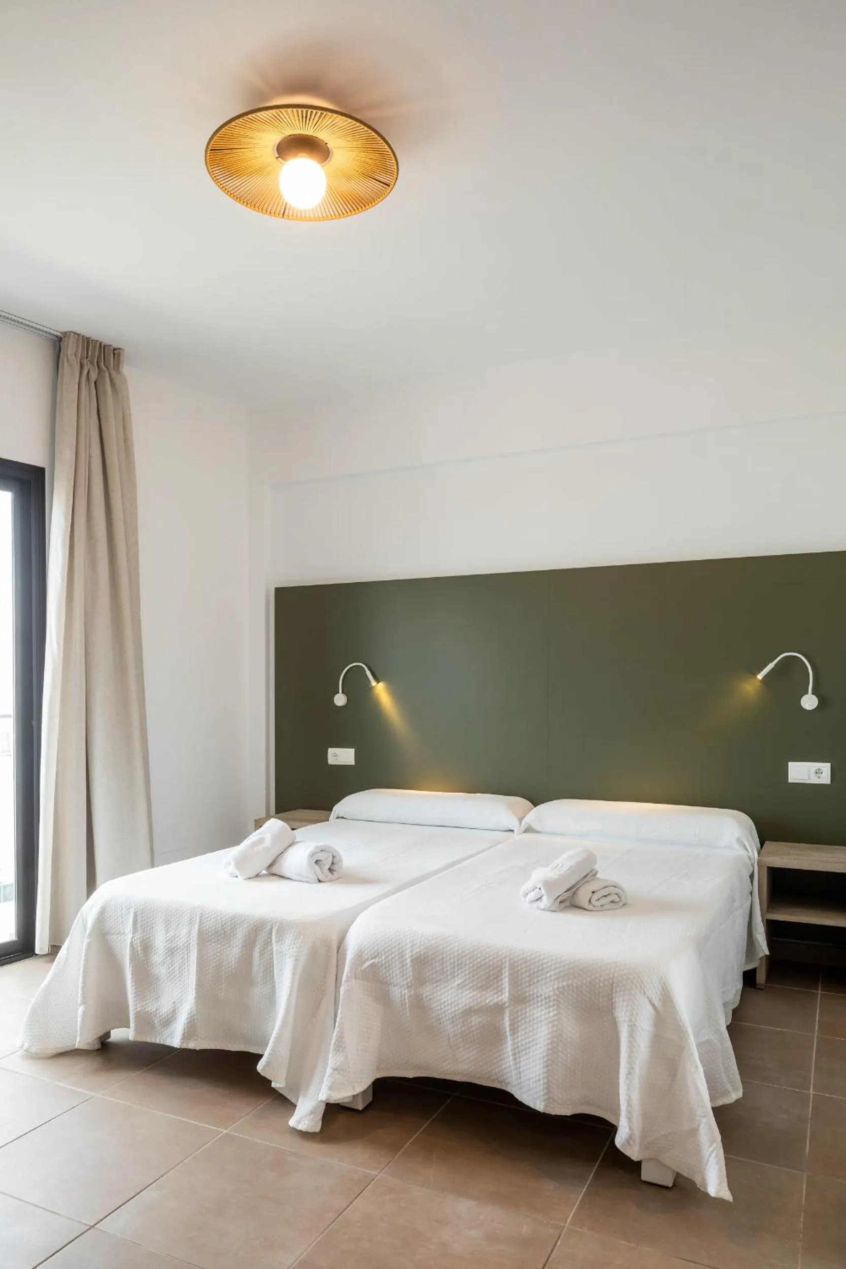 Bed in Hostal Alicante