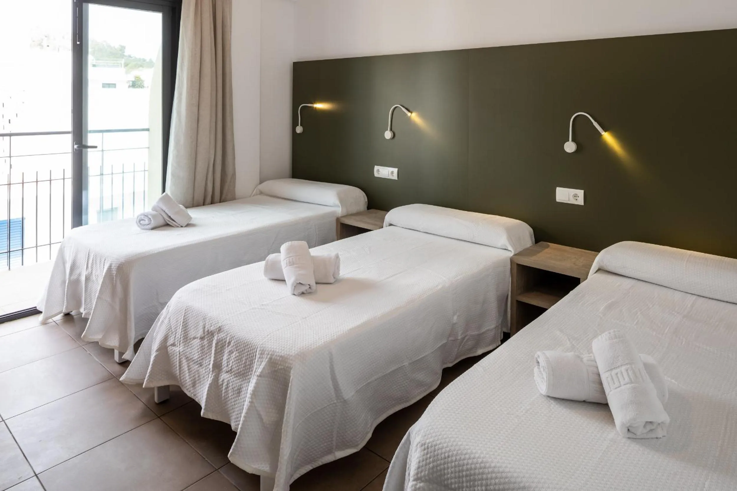 Bed in Hostal Alicante