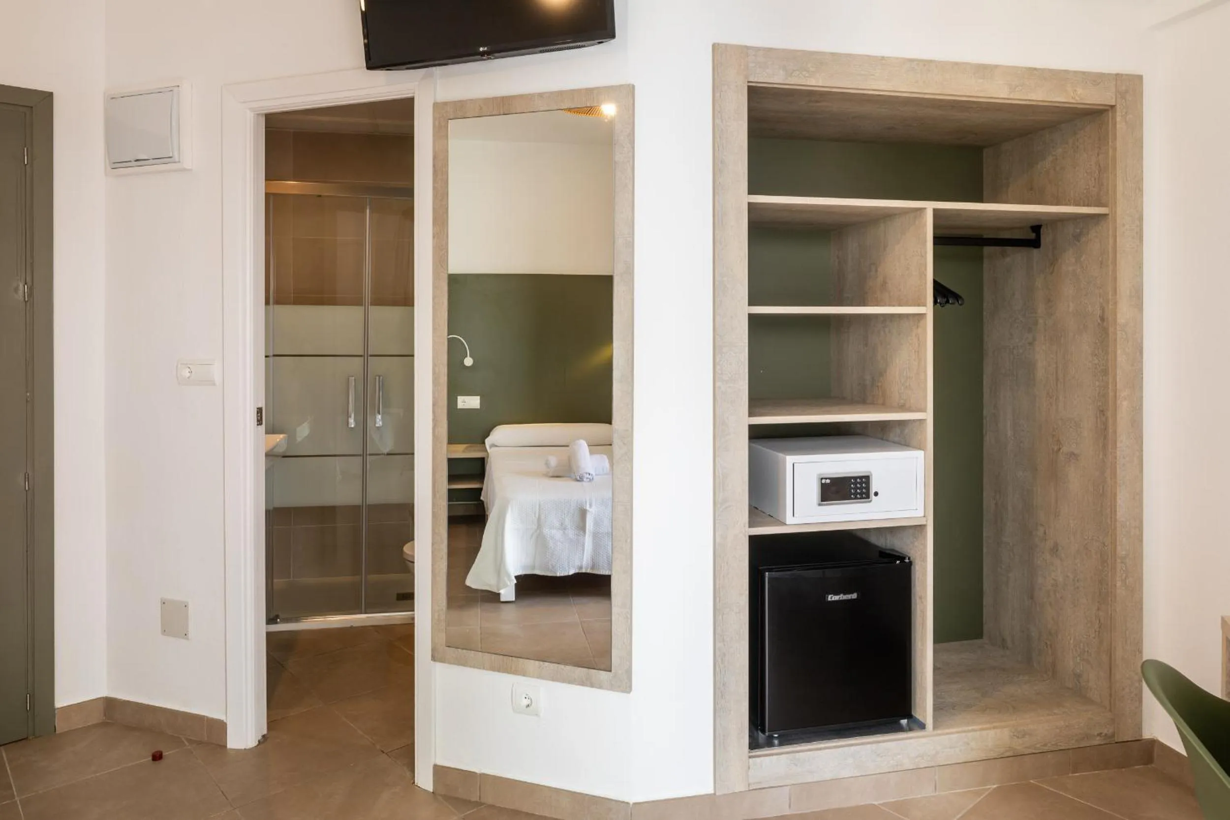 Bed in Hostal Alicante