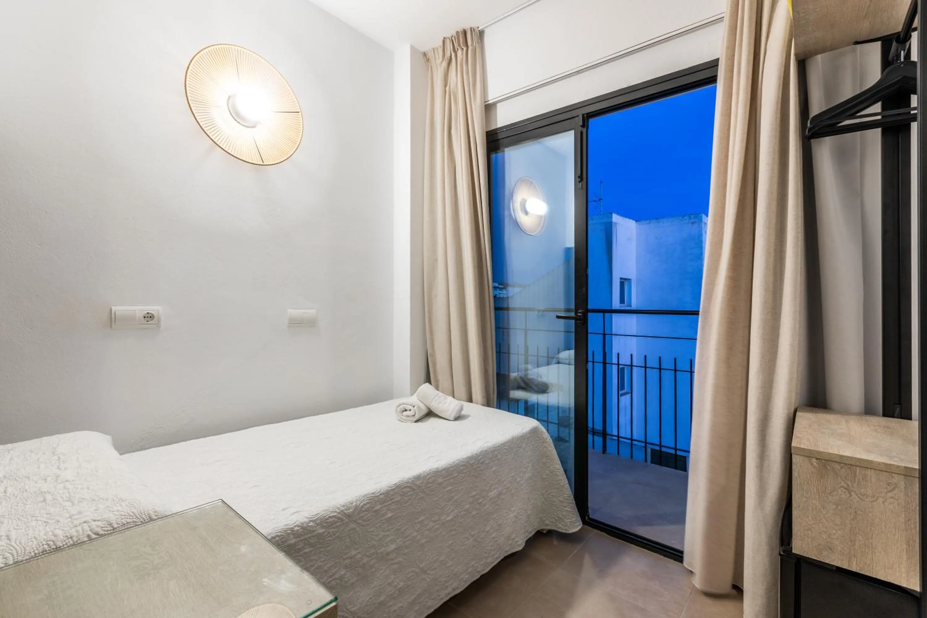 Bed in Hostal Alicante