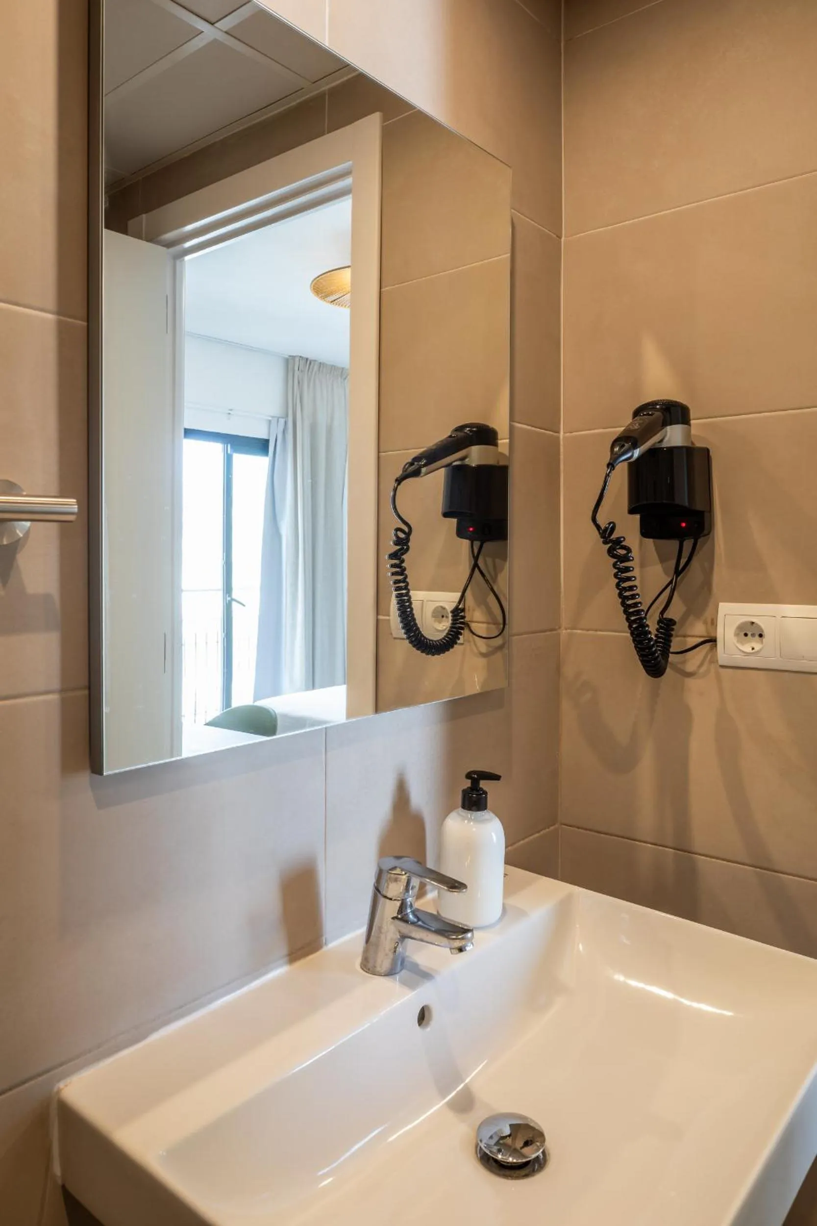 Bathroom in Hostal Alicante