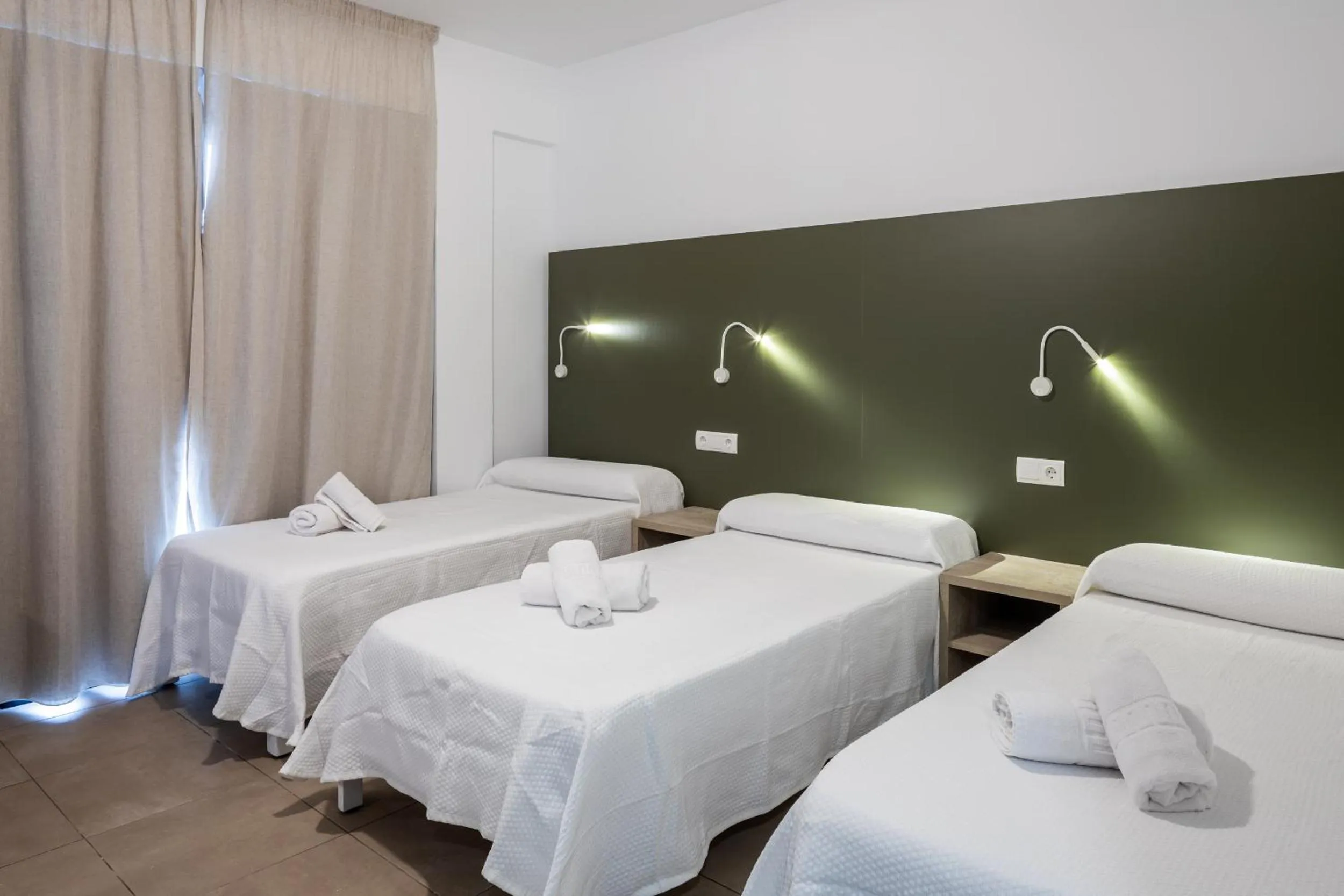 Bed in Hostal Alicante