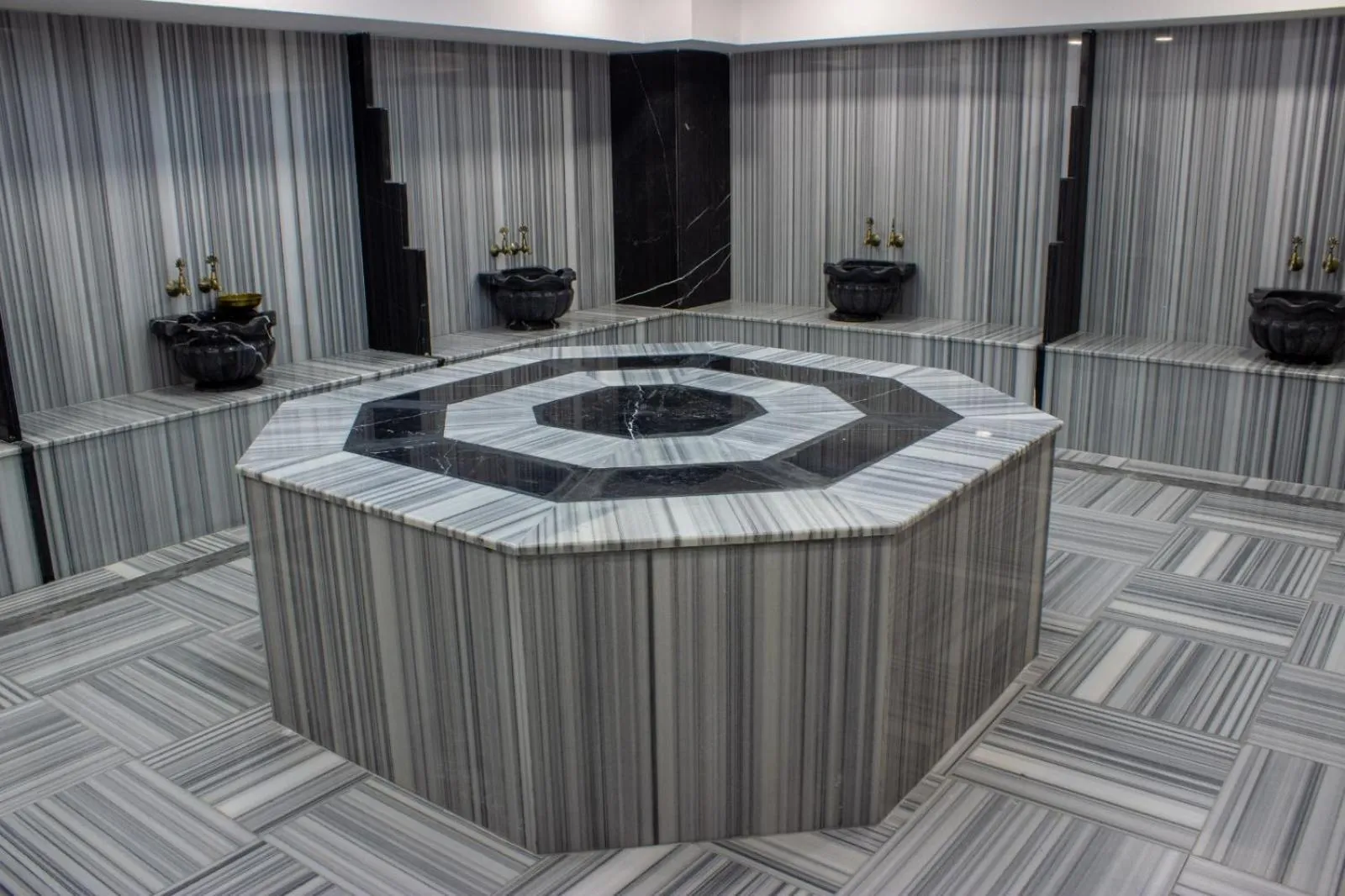 Public Bath in Ramada By Wyndham Tire