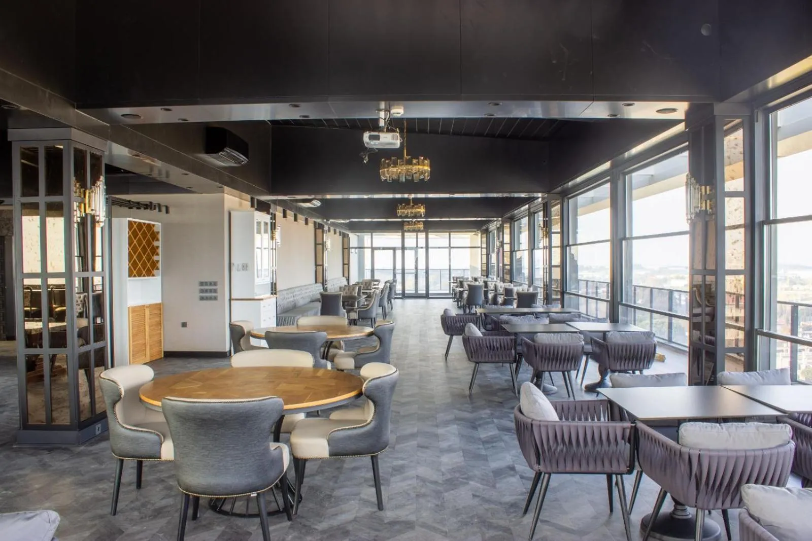 Restaurant/places to eat in Ramada By Wyndham Tire