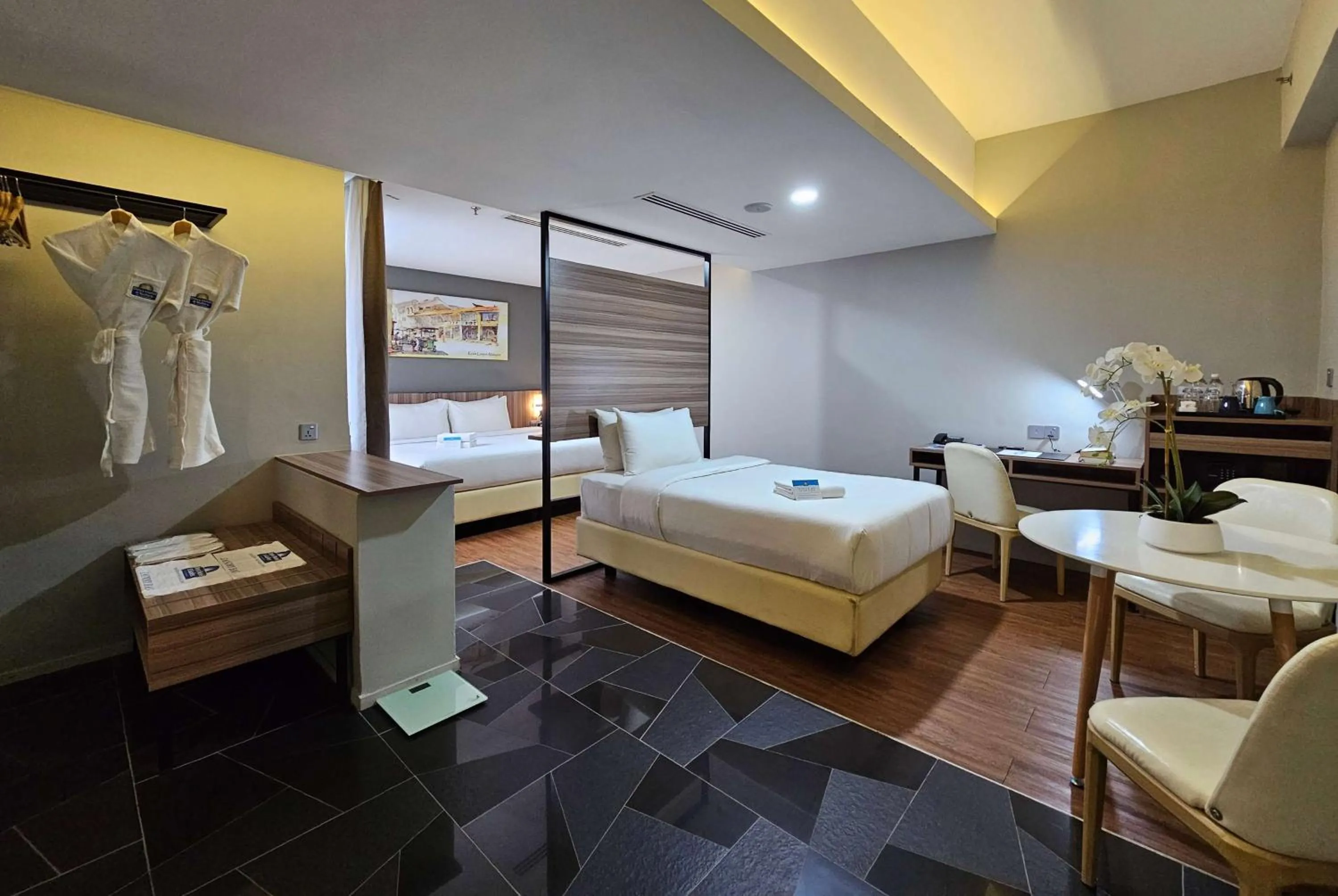 Bed in Days Hotel & Suites by Wyndham KL - Chan Sow Lin MRT or LRT