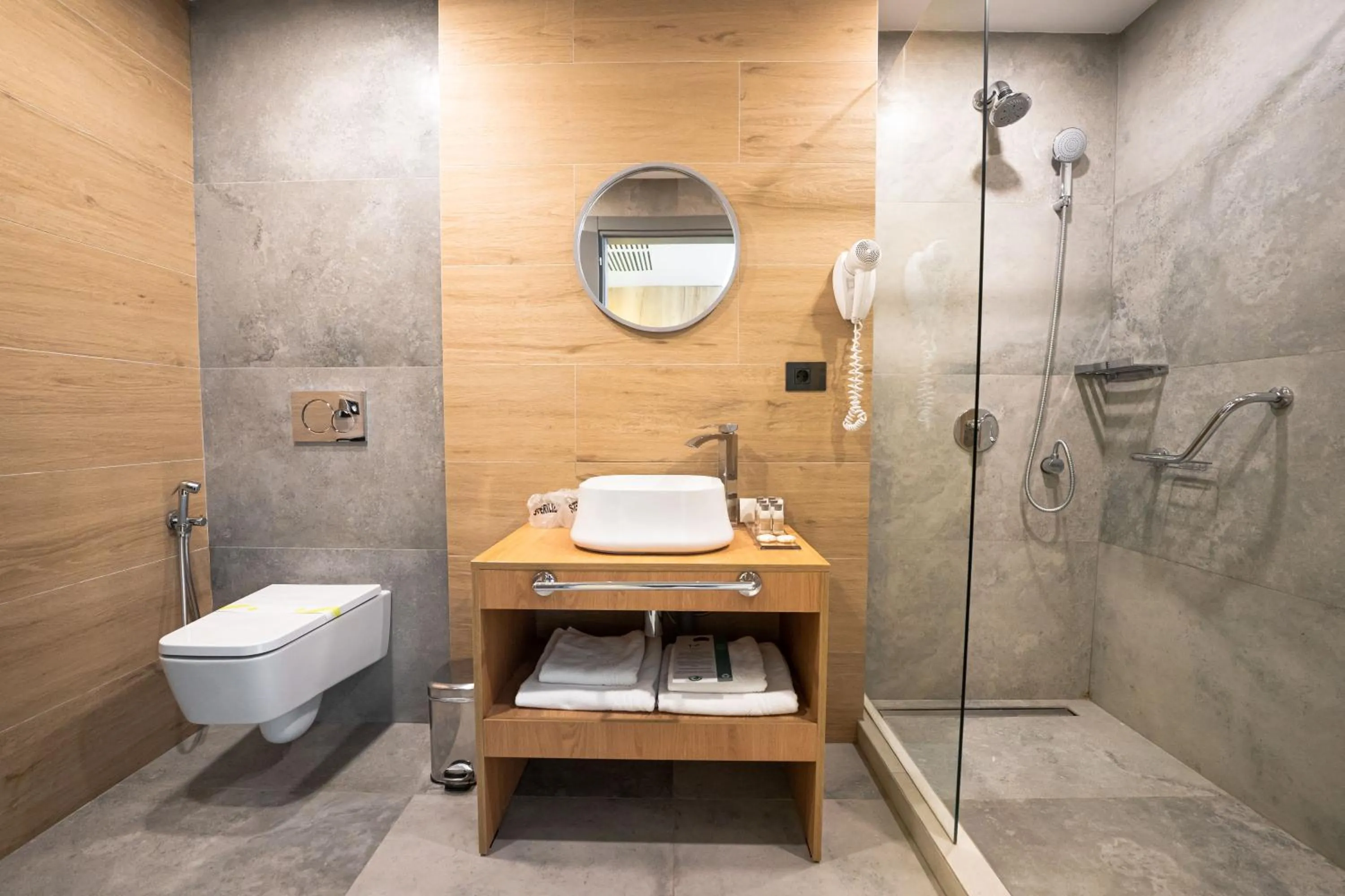 Shower in Mandachi Hotel & SPA