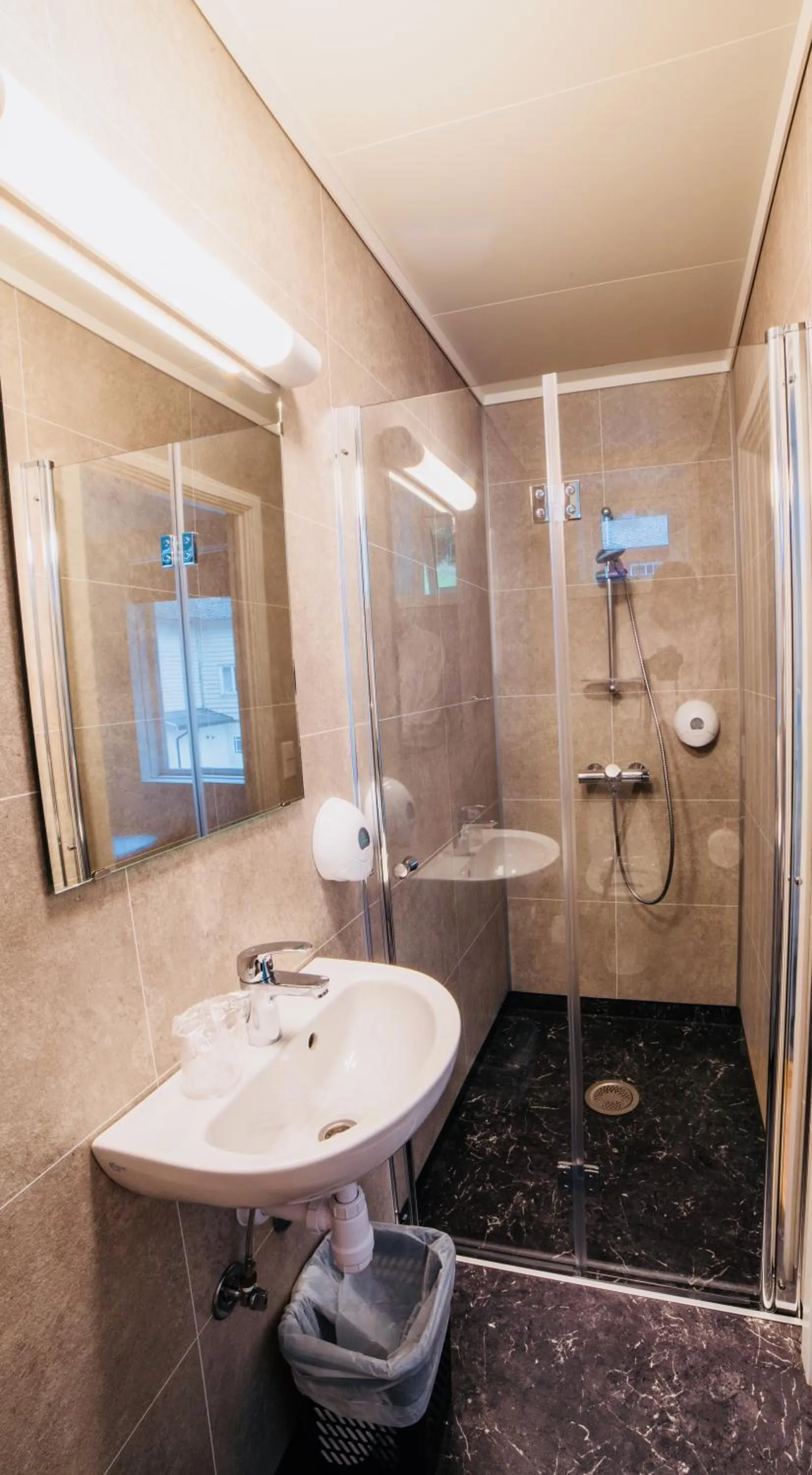 Shower in Gudvangen Budget Hotel