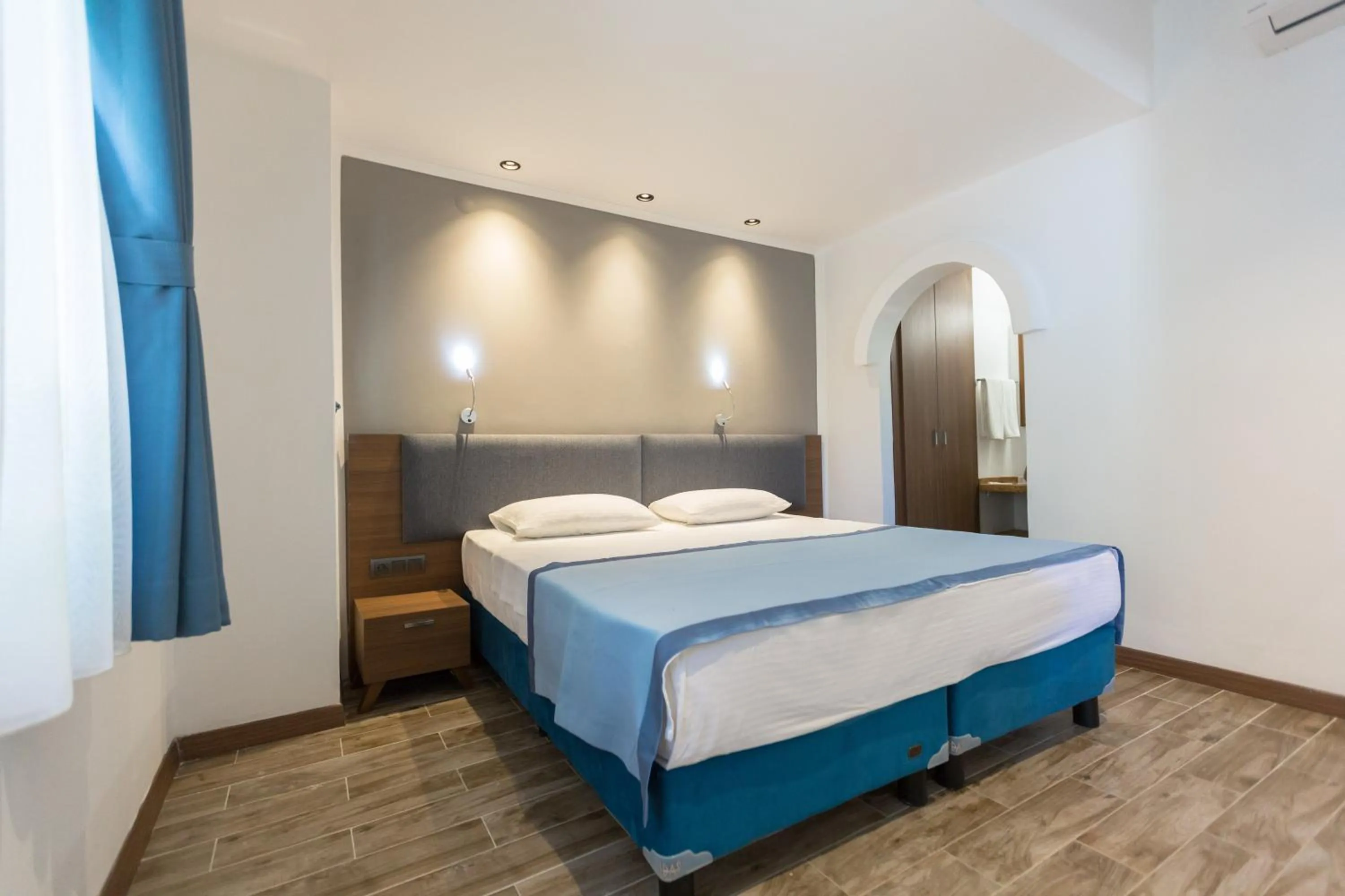 Decorative detail, Bed in Risus Garden Marina Hotel