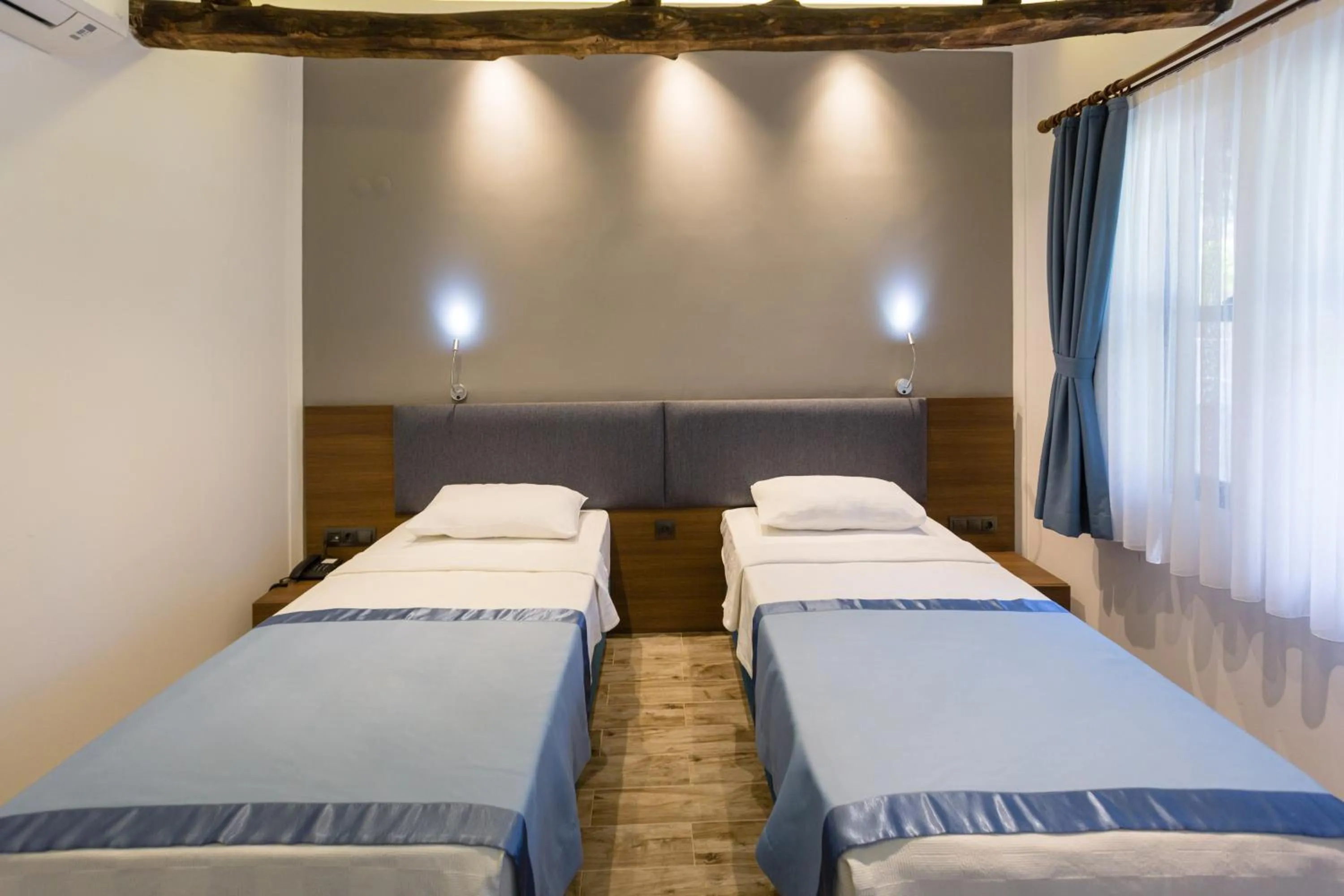 Decorative detail, Bed in Risus Garden Marina Hotel