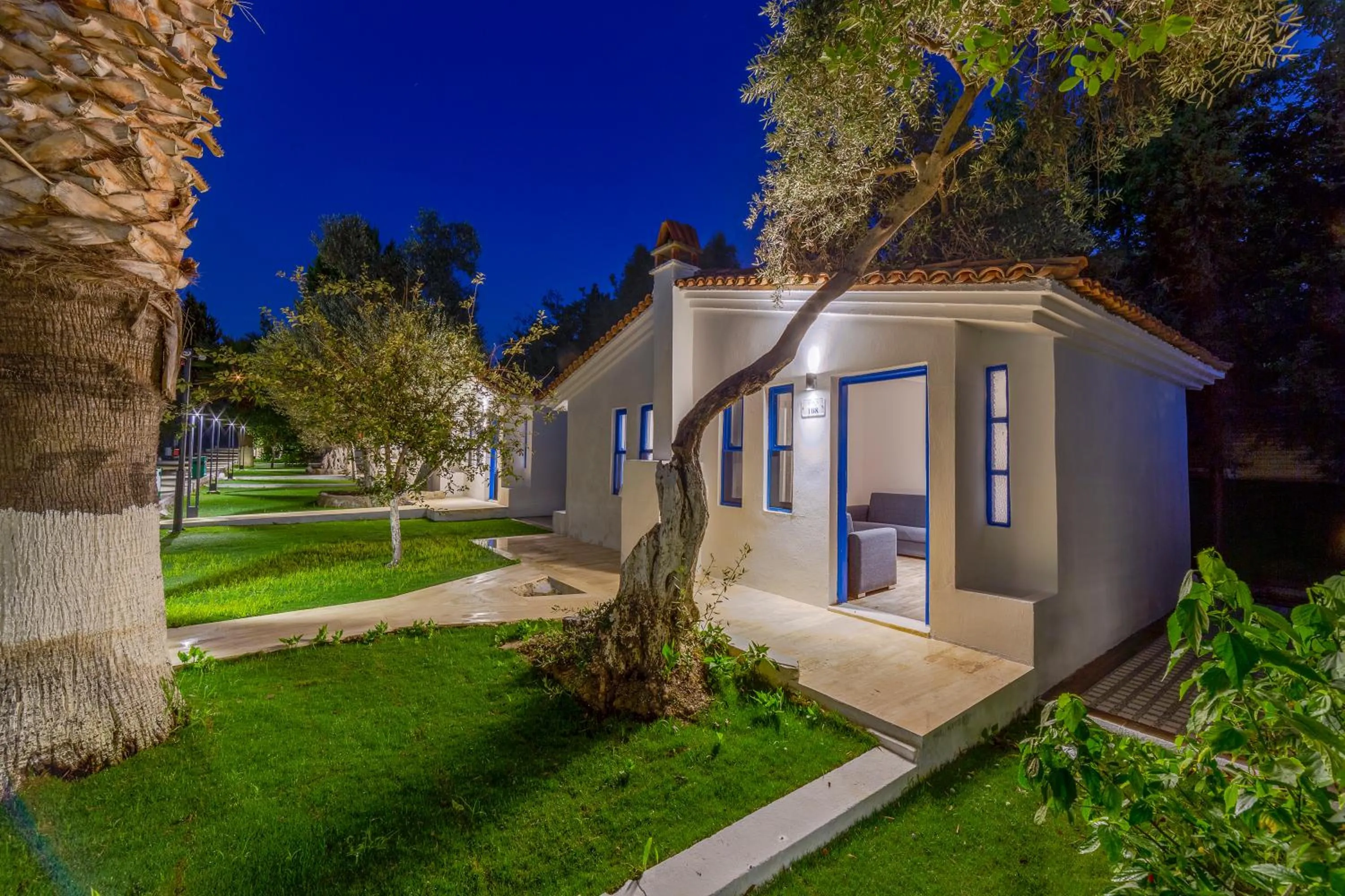 Property building in Risus Garden Marina Hotel