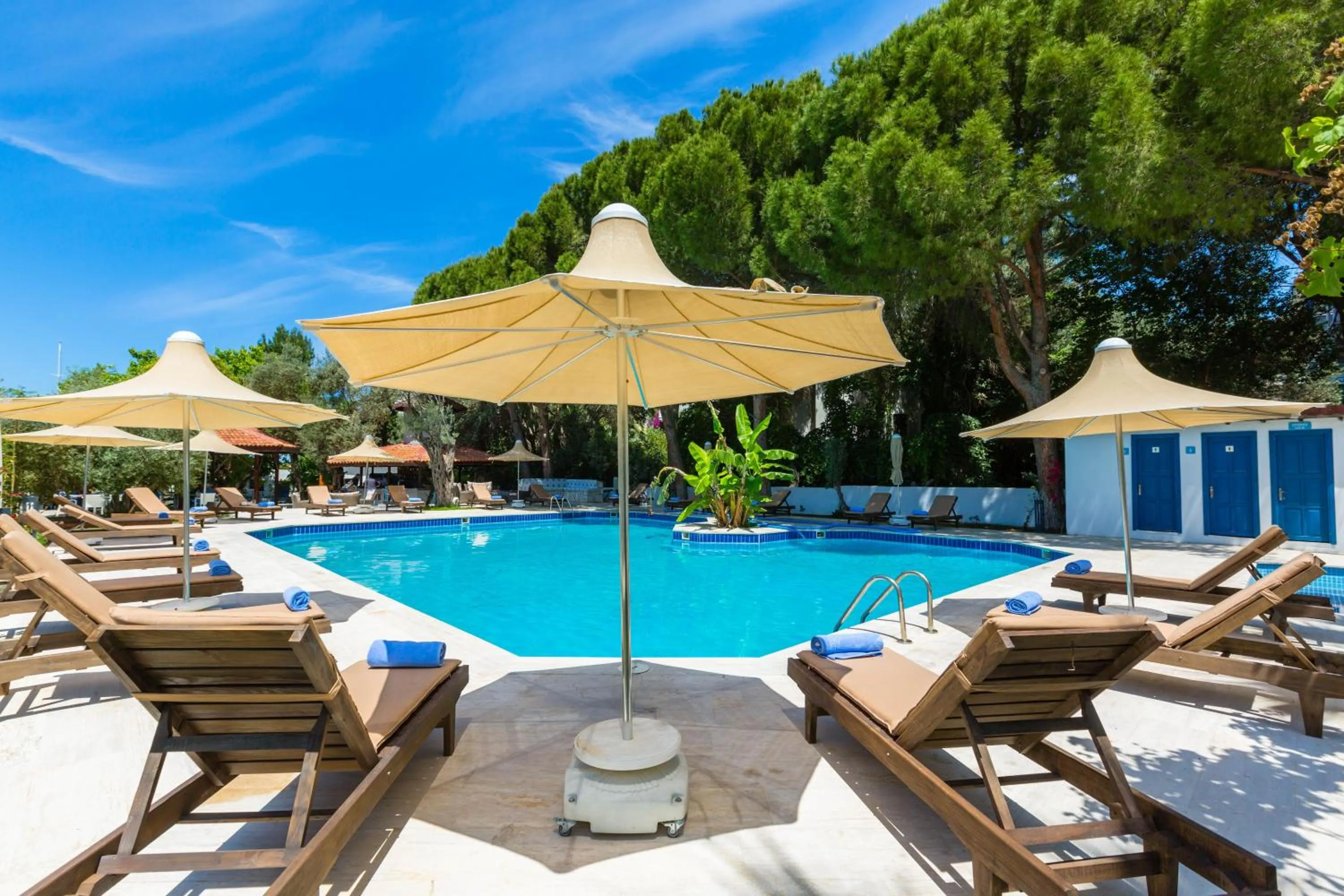 Garden view in Risus Garden Marina Hotel