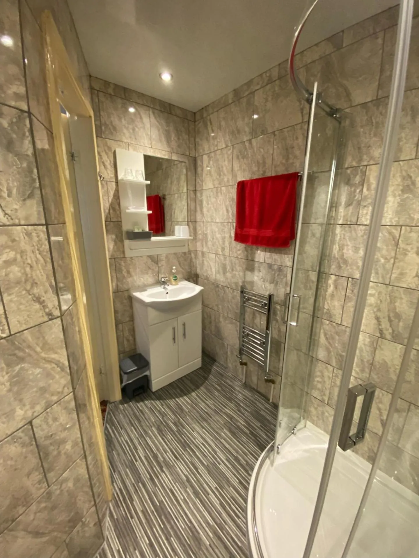 Shower in The Libra - Adults Only B&B with guaranteed carpark