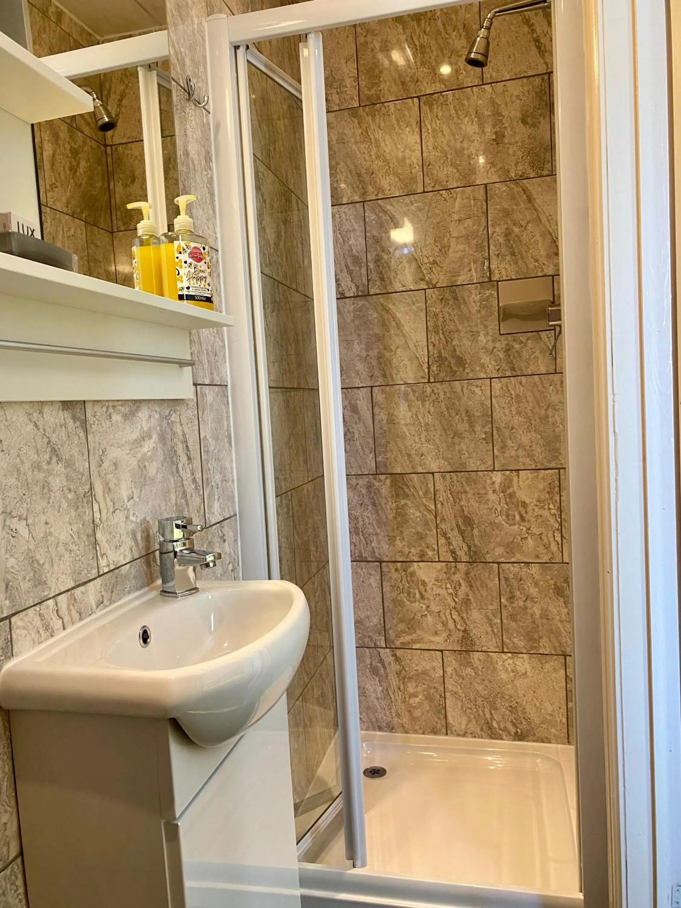 Bathroom in The Libra - Adults Only B&B with guaranteed carpark