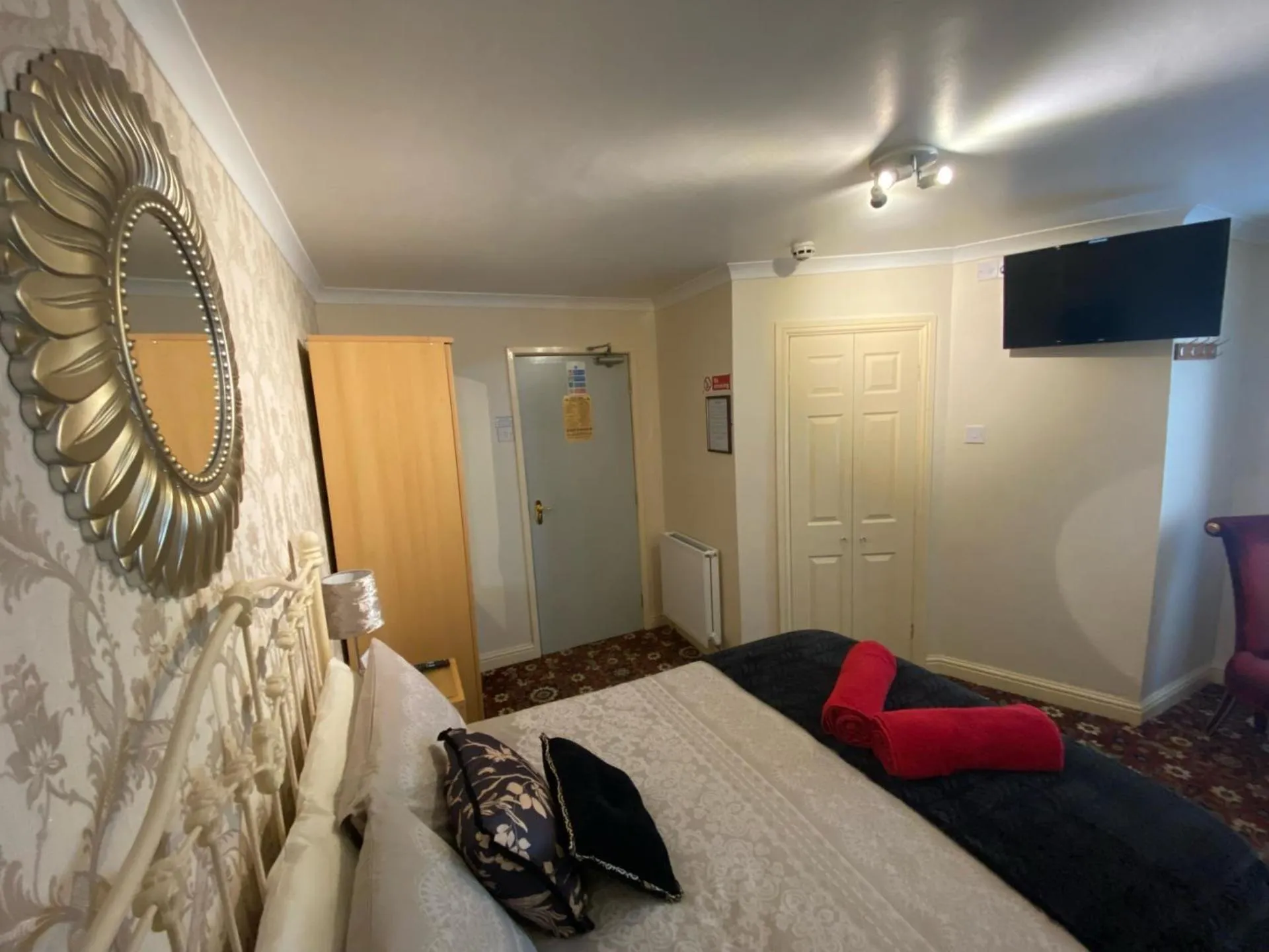 Bedroom, Bed in The Libra - Adults Only B&B with guaranteed carpark