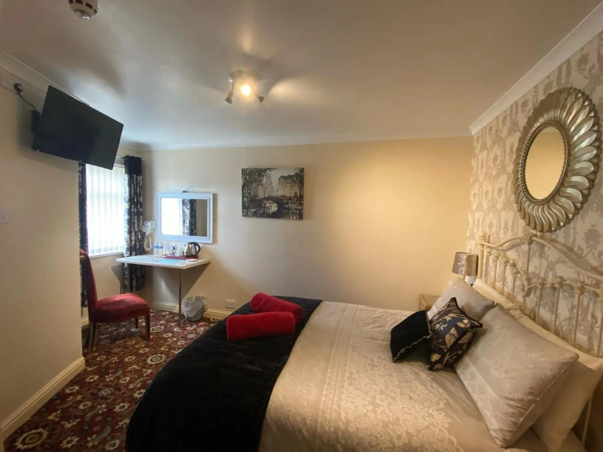 TV and multimedia, Bed in The Libra - Adults Only B&B with guaranteed carpark