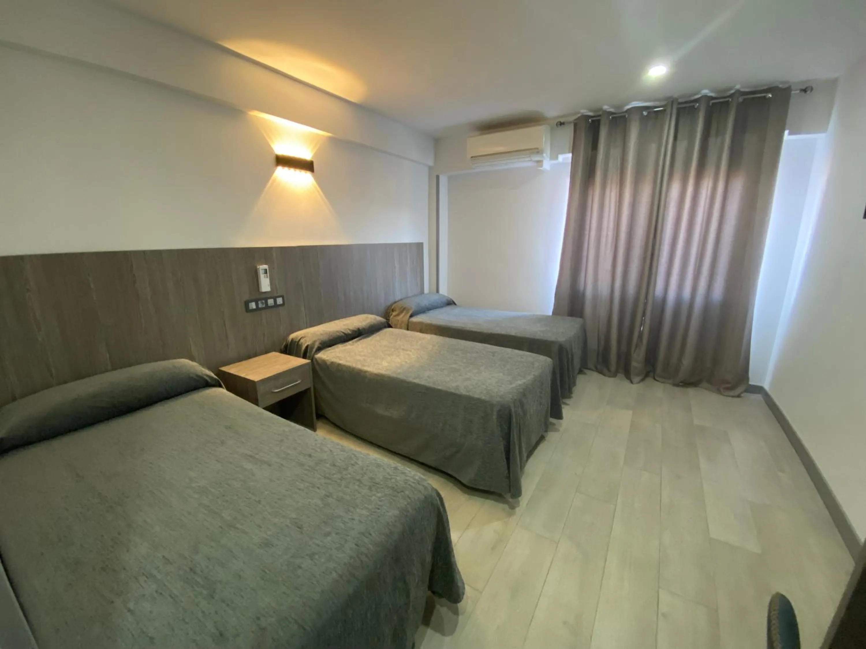 Bedroom, Bed in Hostal Goyma III