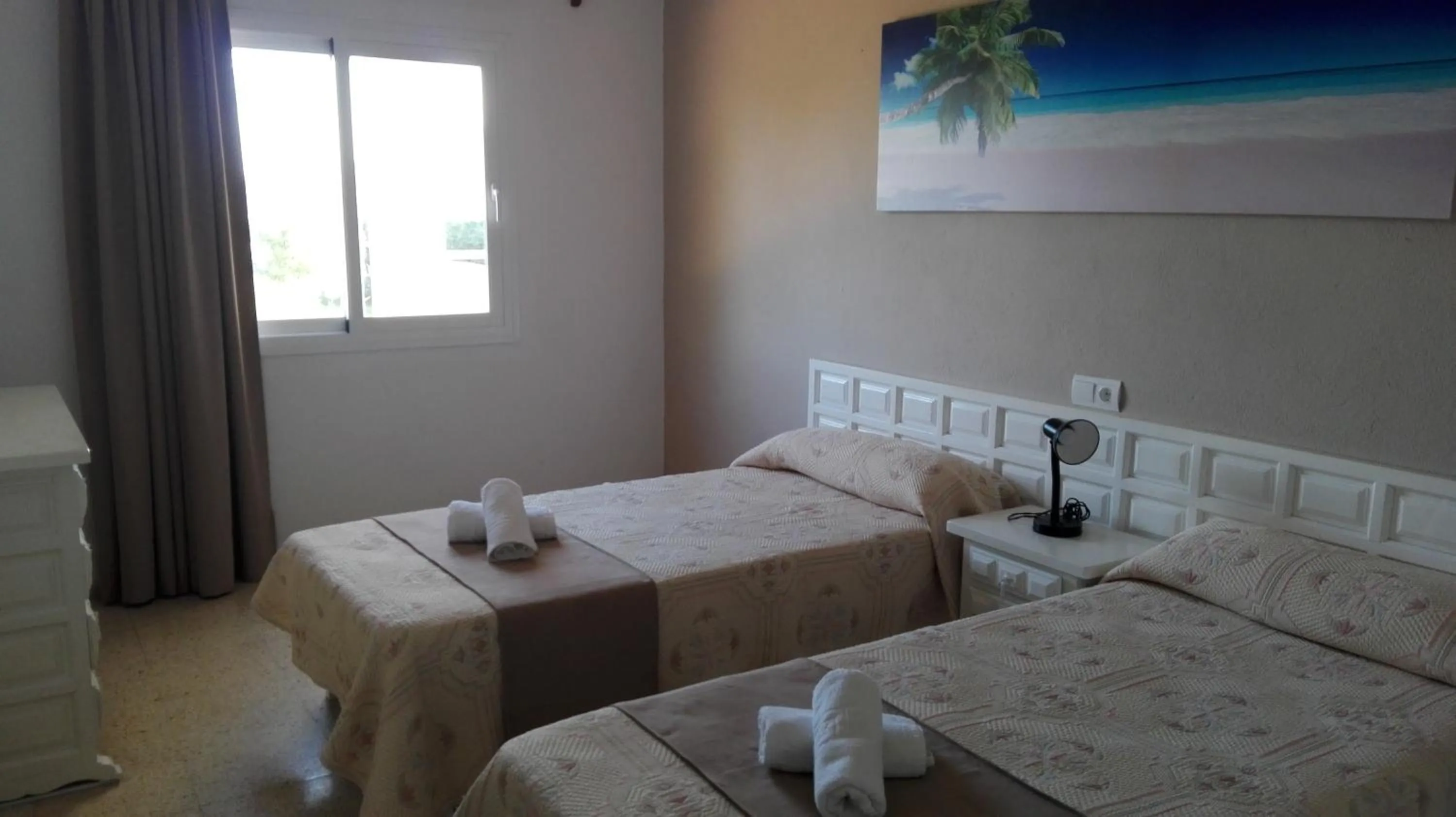 Bedroom, Bed in Apartamentos Alba