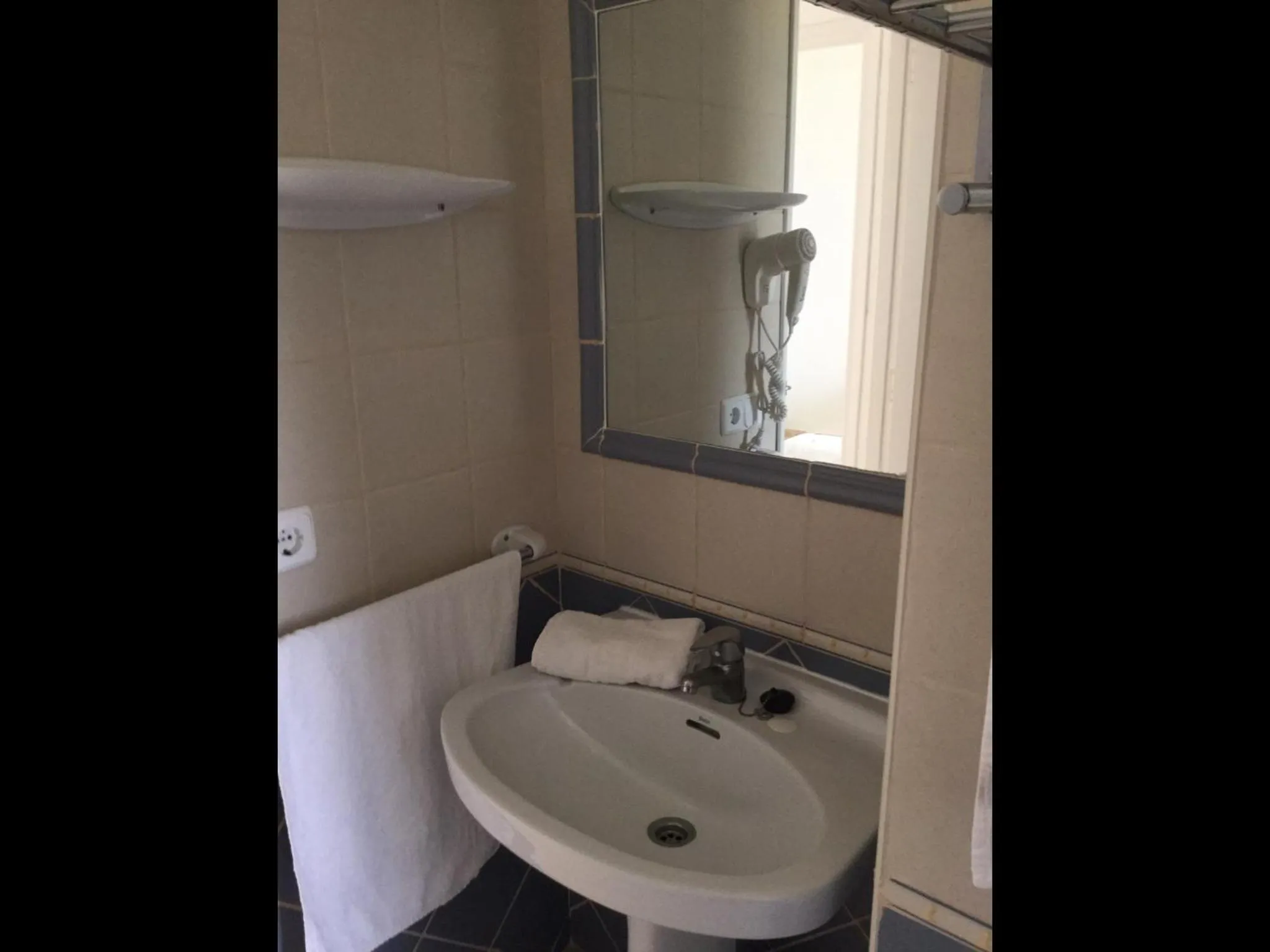 Bathroom in Apartamentos Alba