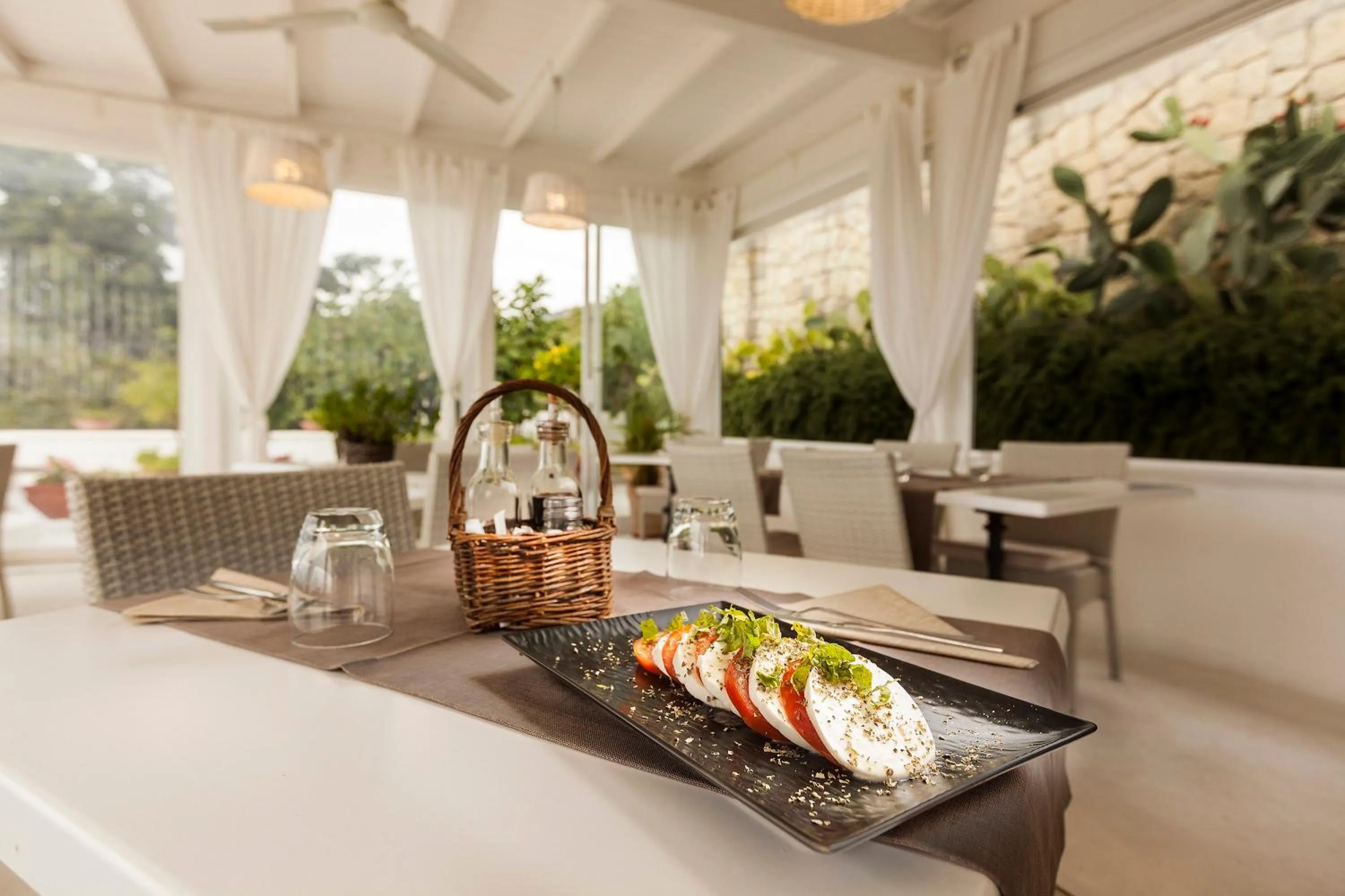 Restaurant/places to eat in Tenuta Del Poggio Antico