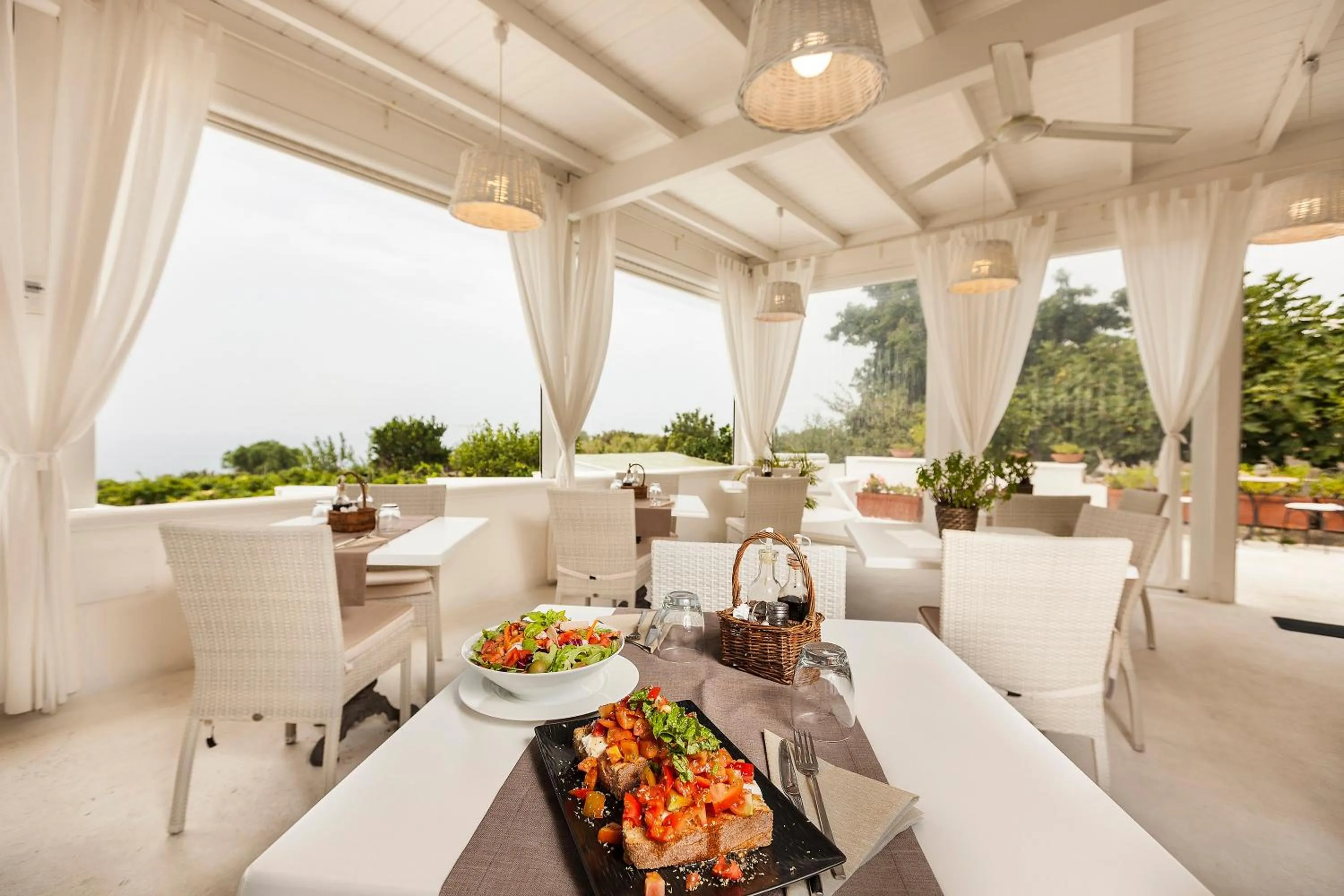 Restaurant/places to eat in Tenuta Del Poggio Antico