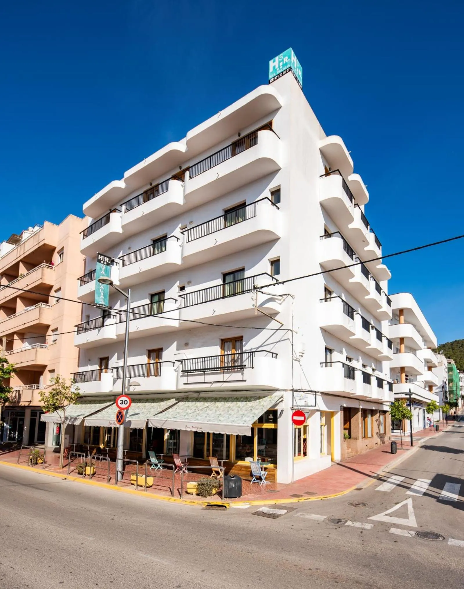 Hostal y Apartamentos Santa Eulalia