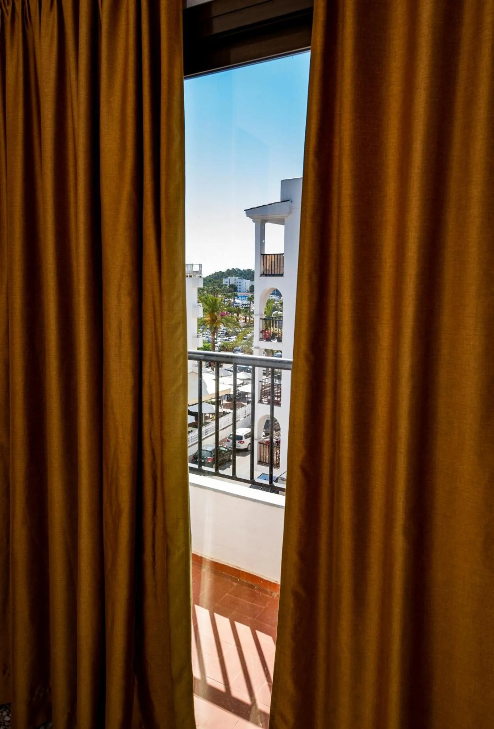 Hostal y Apartamentos Santa Eulalia