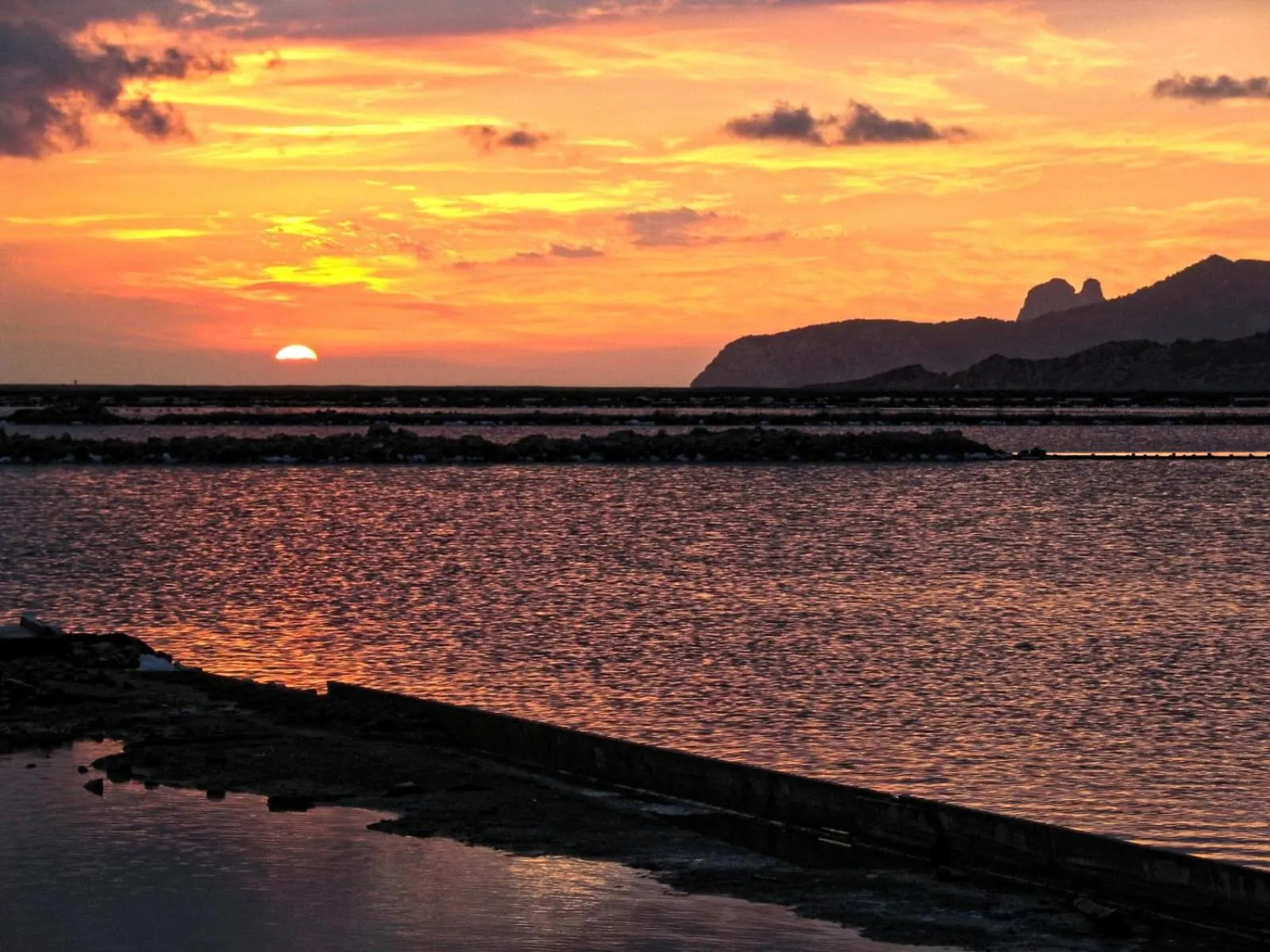 Hostal y Apartamentos Santa Eulalia