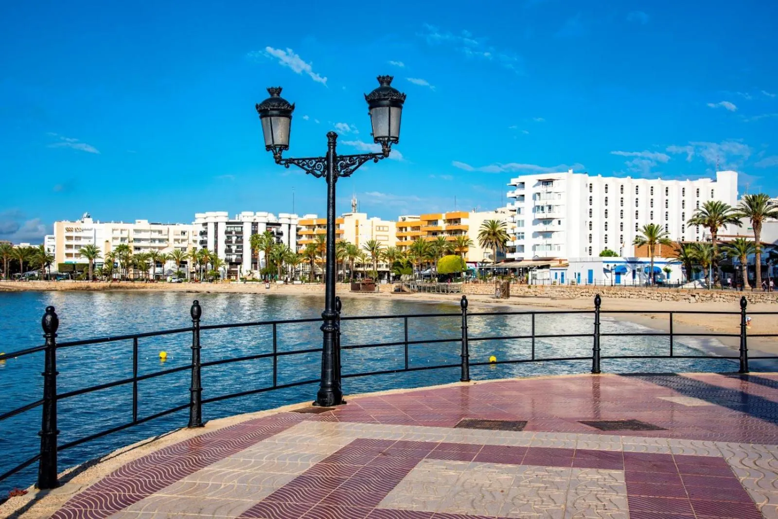 Hostal y Apartamentos Santa Eulalia