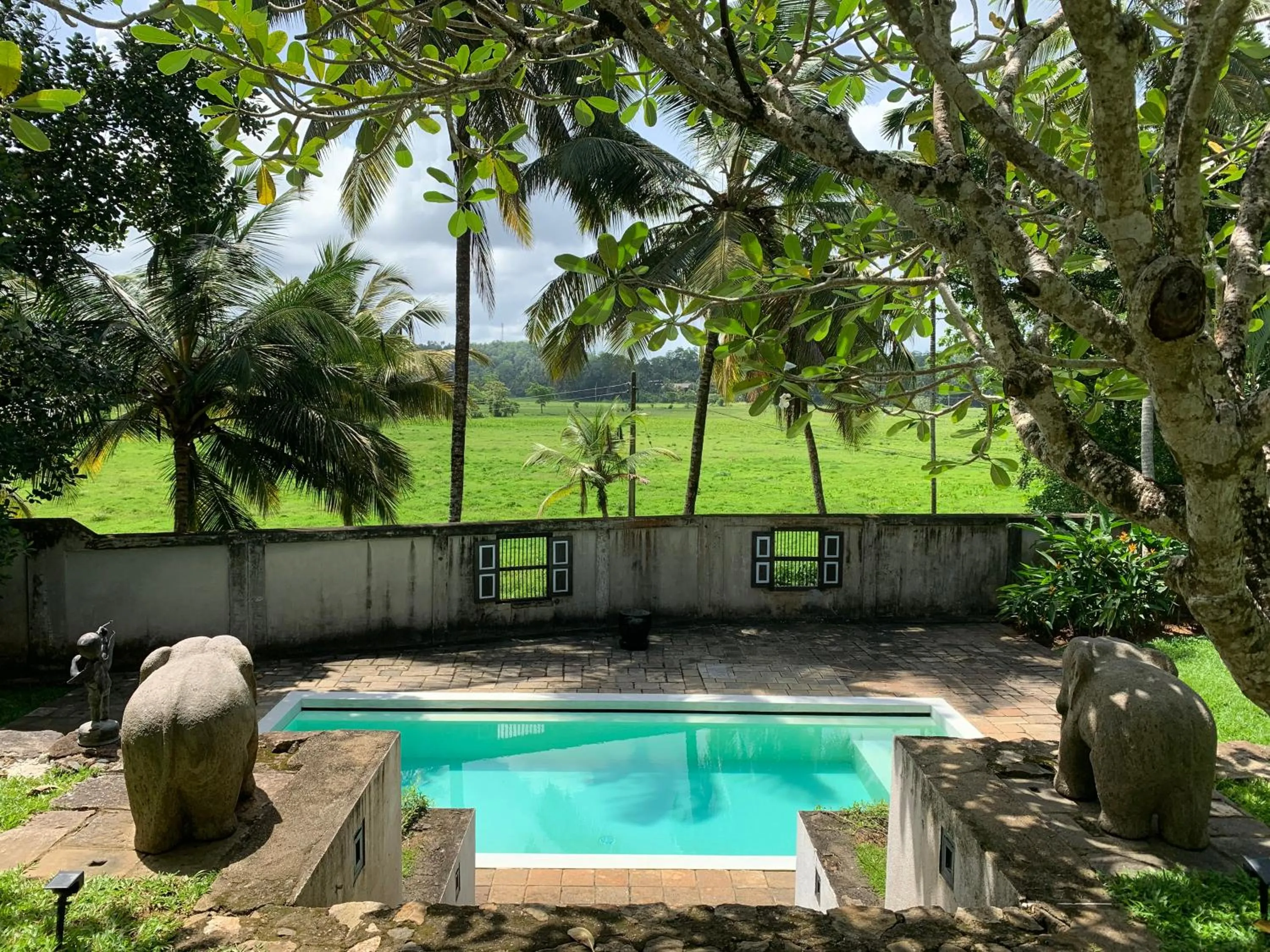 Patio in Galle Henna Estate