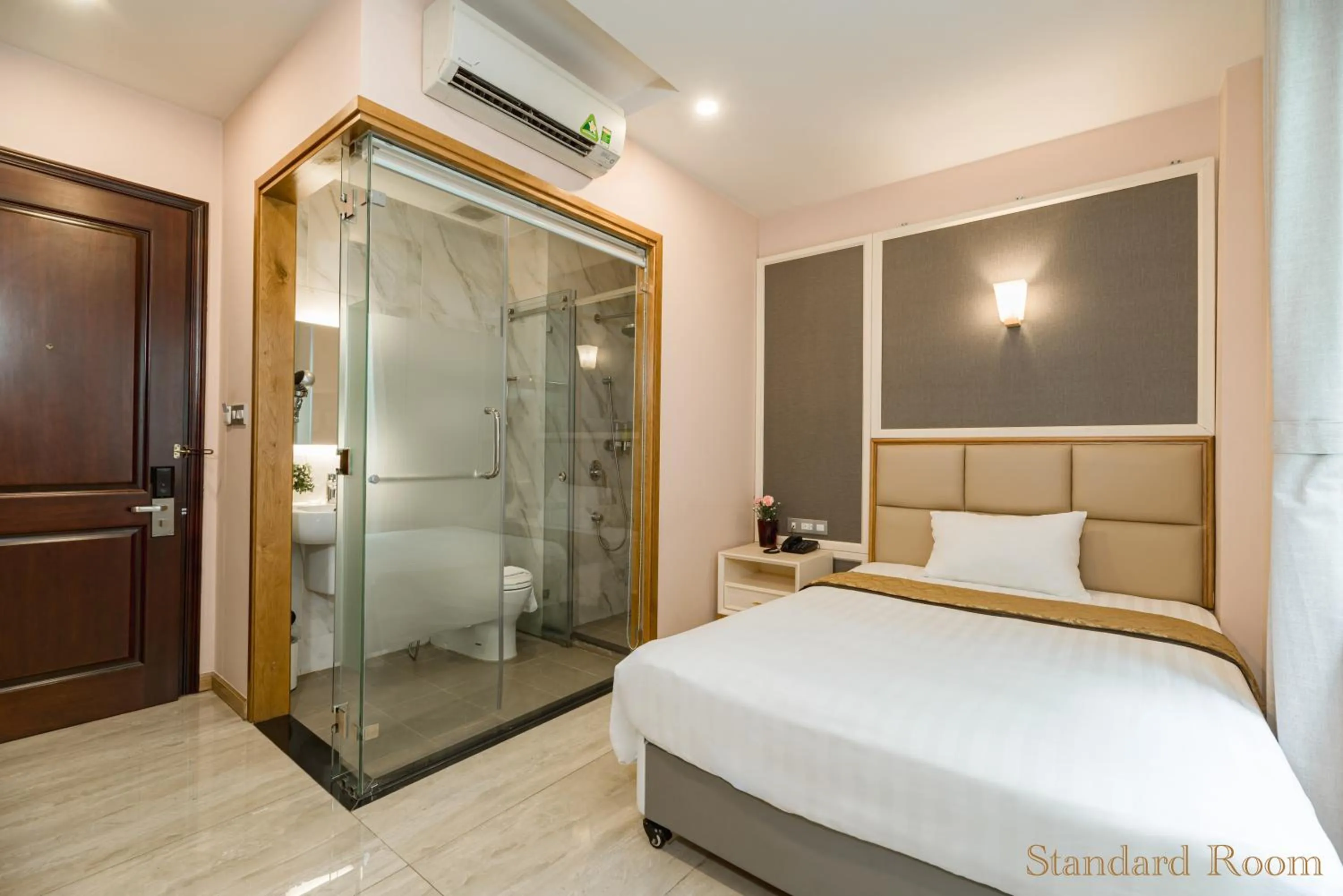 Photo of the whole room, Bed in Bali Hotel