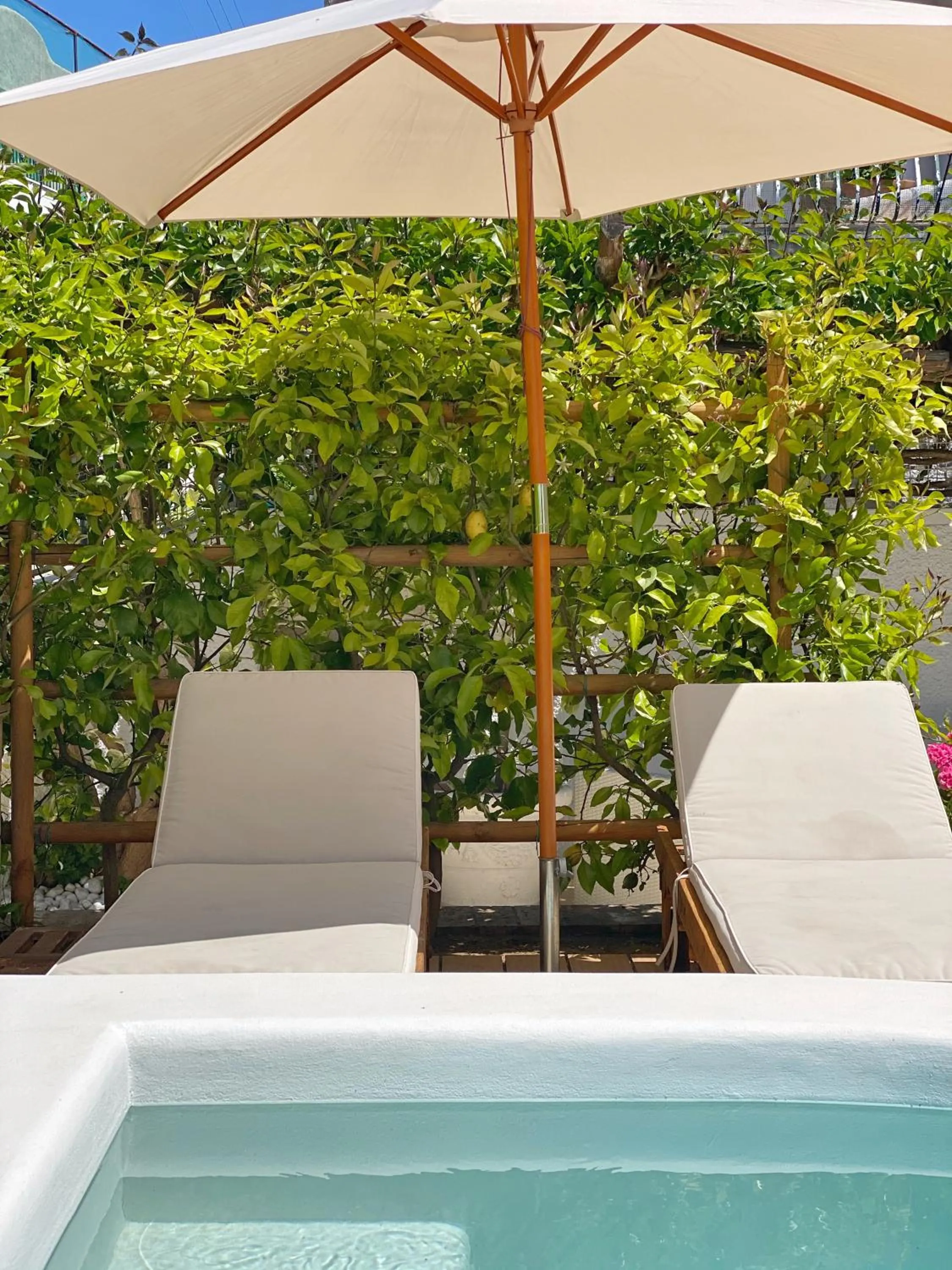 Swimming pool in La Giuliva Charming Rooms