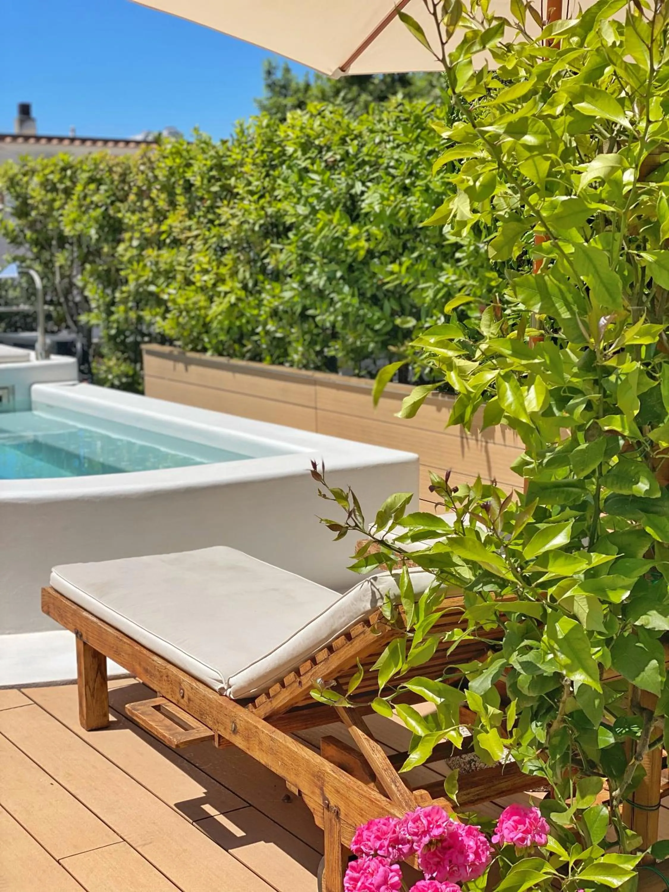 Swimming pool in La Giuliva Charming Rooms