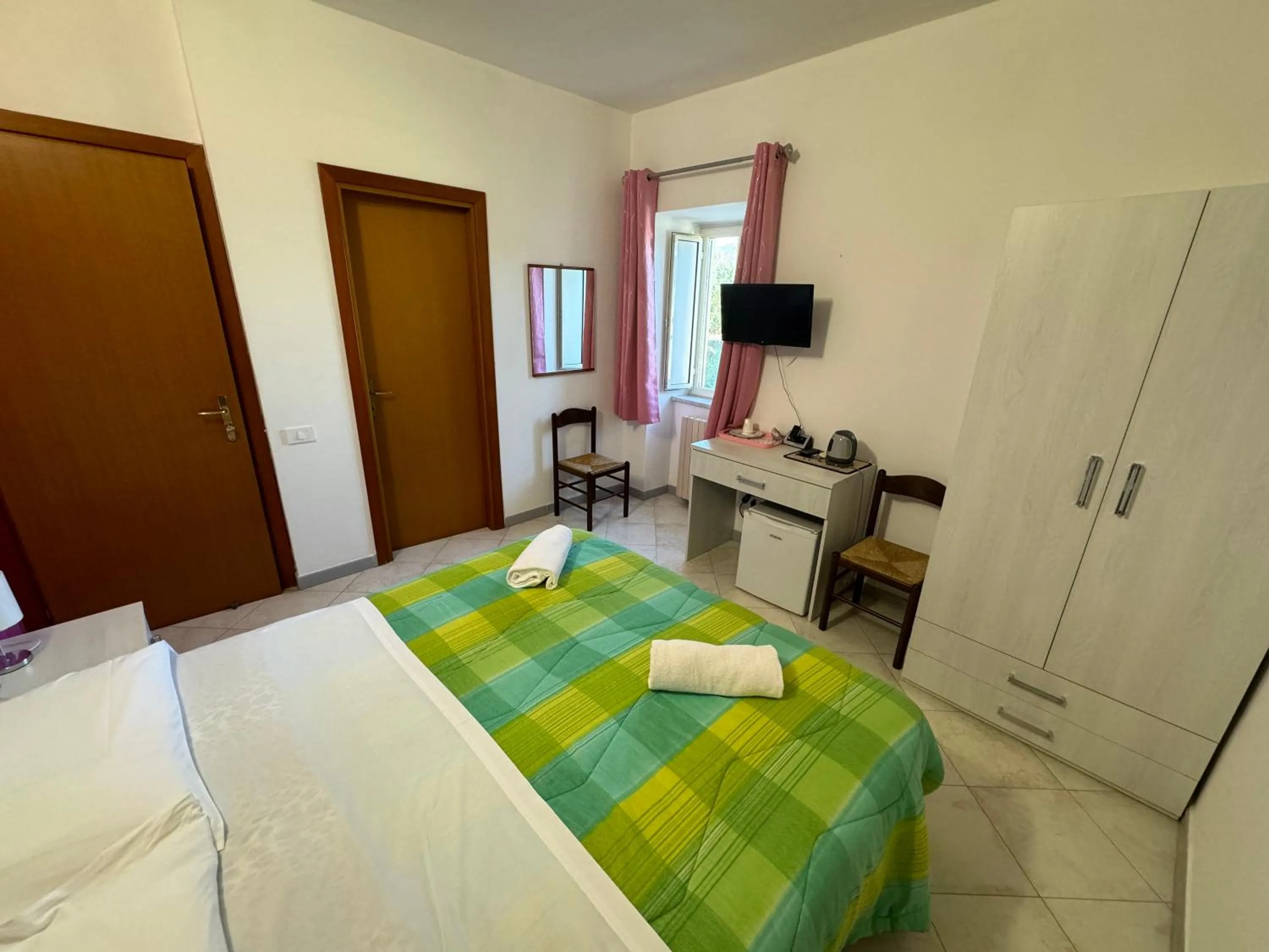 Bedroom, Bed in Agriturismo Piccolo Paradiso